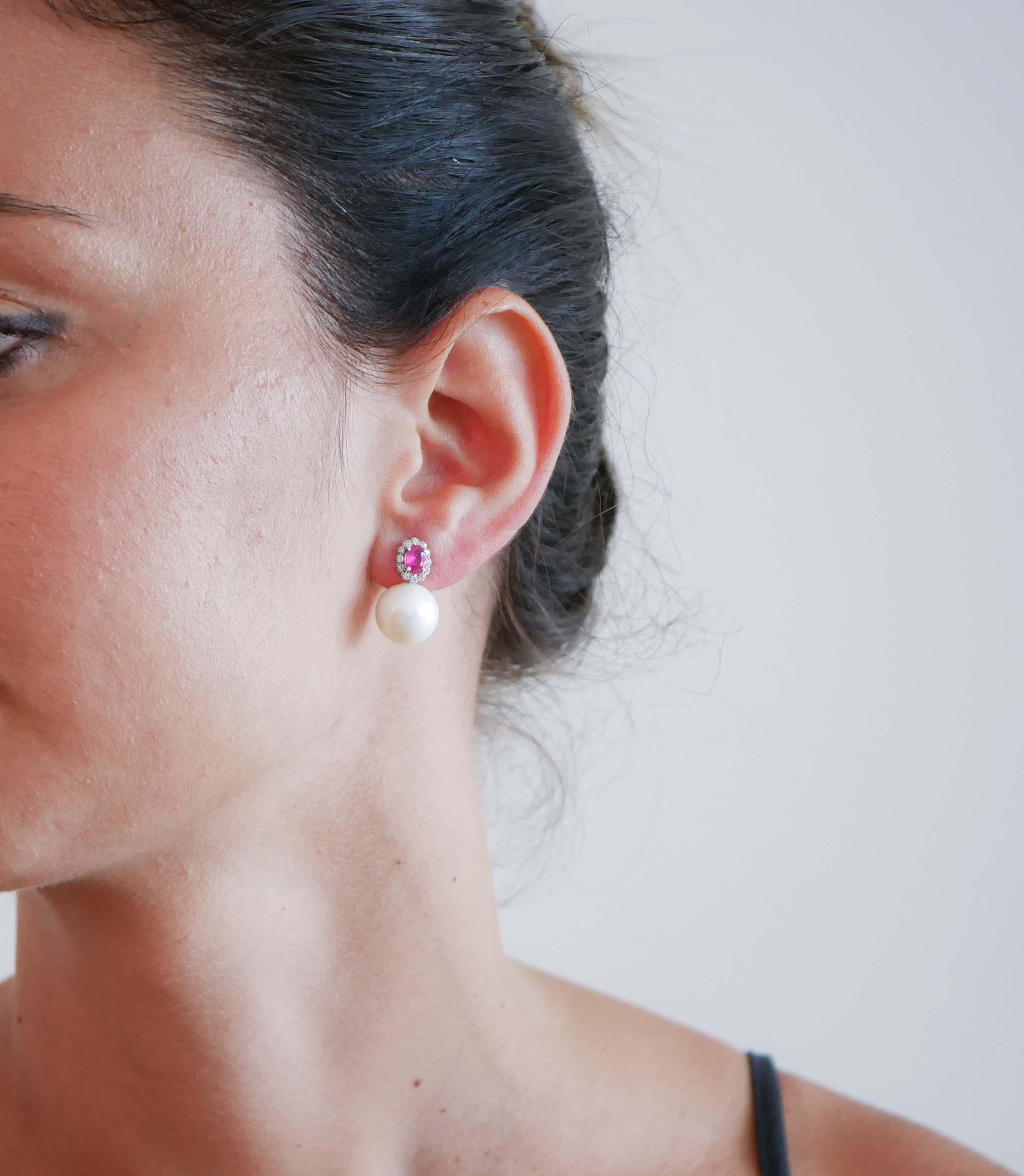 13 Mm Pearls, Rubies, Diamonds, 18 Karat White Gold Earrings. In New Condition For Sale In Marcianise, Marcianise (CE)