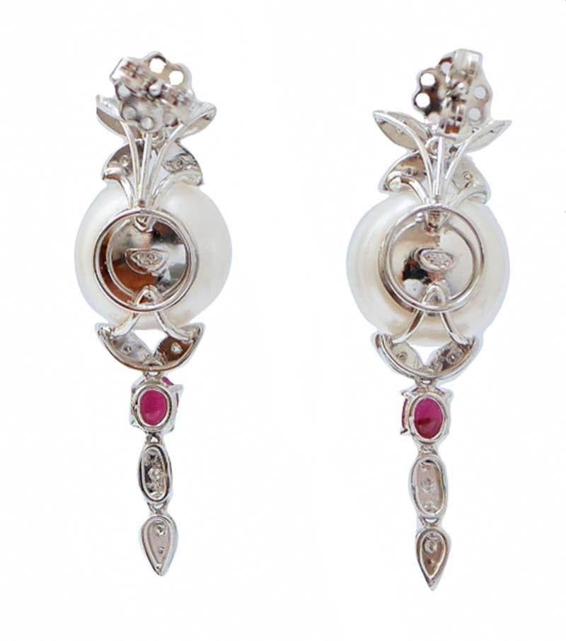 Rétro 13 Mm Perles, rubis, diamants Boucles d'oreilles en platine. en vente