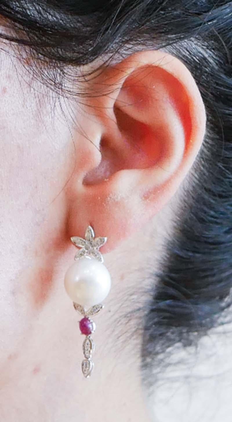 13 Mm Perles, rubis, diamants Boucles d'oreilles en platine. Bon état - En vente à Marcianise, Marcianise (CE)