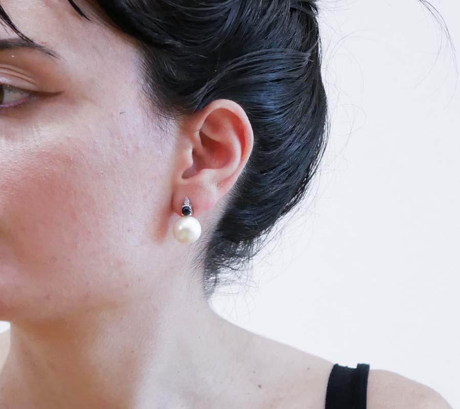Taille mixte Boucles d'oreilles en or blanc 14 carats, perles, saphirs, diamants et 13 m en vente