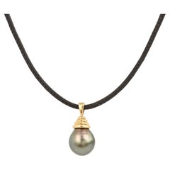 Vintage 13 mm Tahitian Pearl 18-carat Yellow Gold Pendant