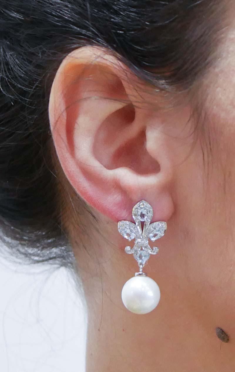 13 Mm White Pearls, Aquamarine Colour Topaz, Diamonds, 14 Kt White Gold Earrings In Good Condition For Sale In Marcianise, Marcianise (CE)