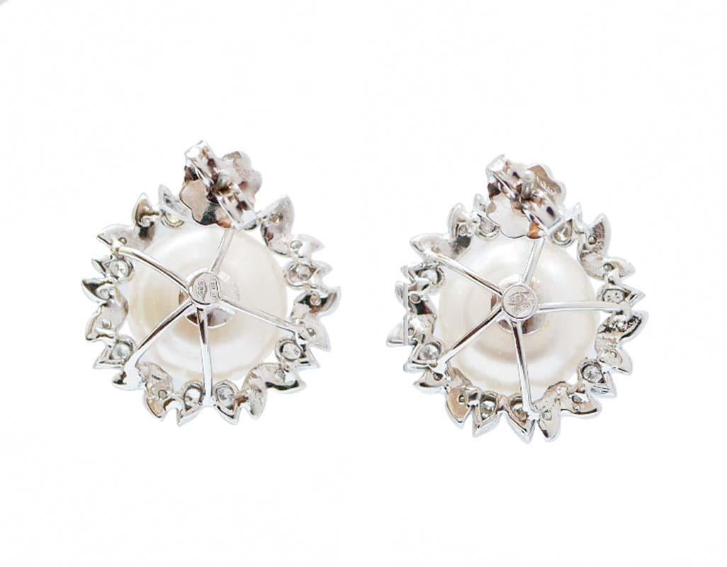 13 m Weiße Perlen, Diamanten, Ohrringe aus 14 Karat Weißgold. (Retro) im Angebot