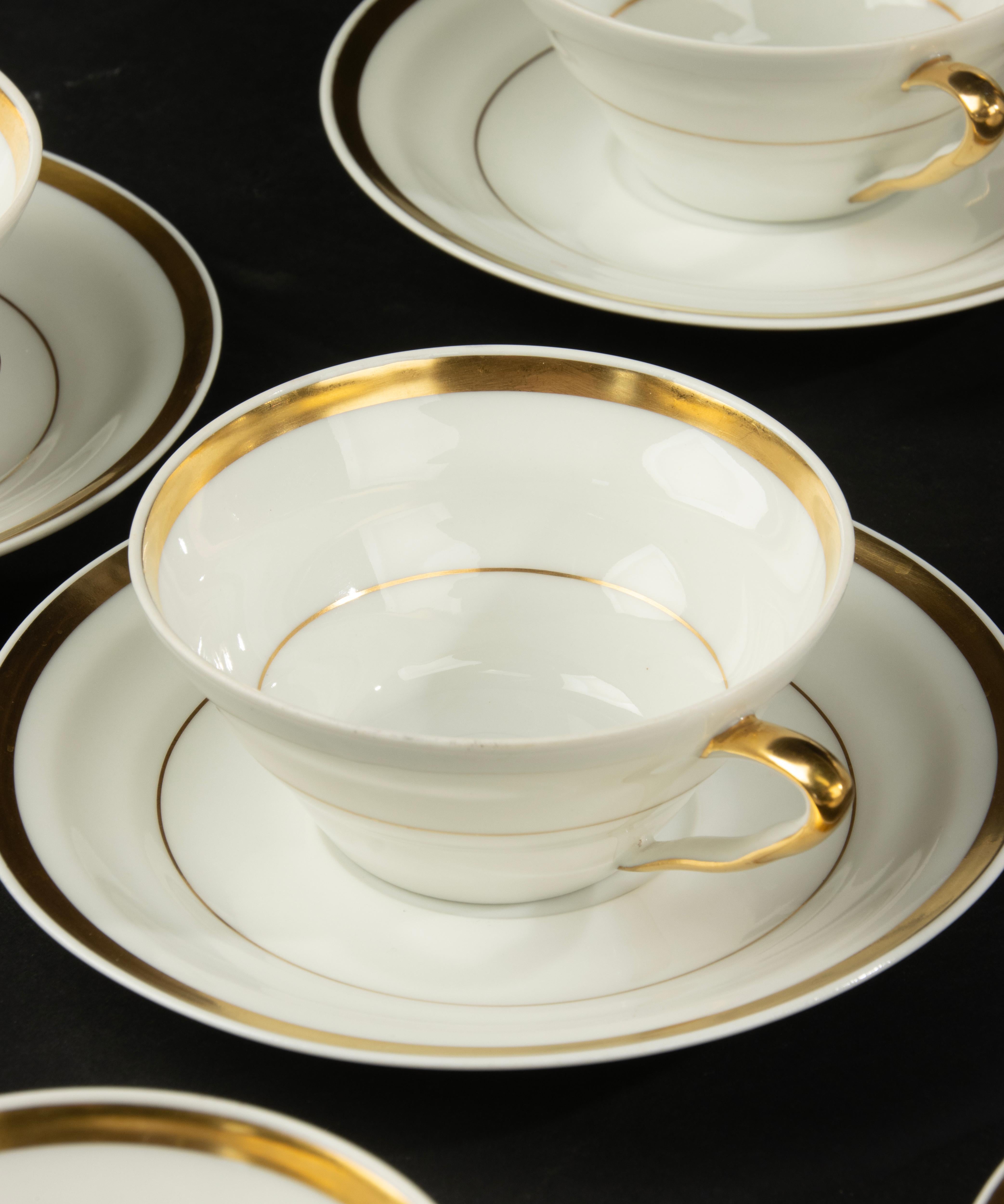 13-Piece Art Deco Tea Set - Limoges Porcelain - White and Gold In Good Condition For Sale In Casteren, Noord-Brabant