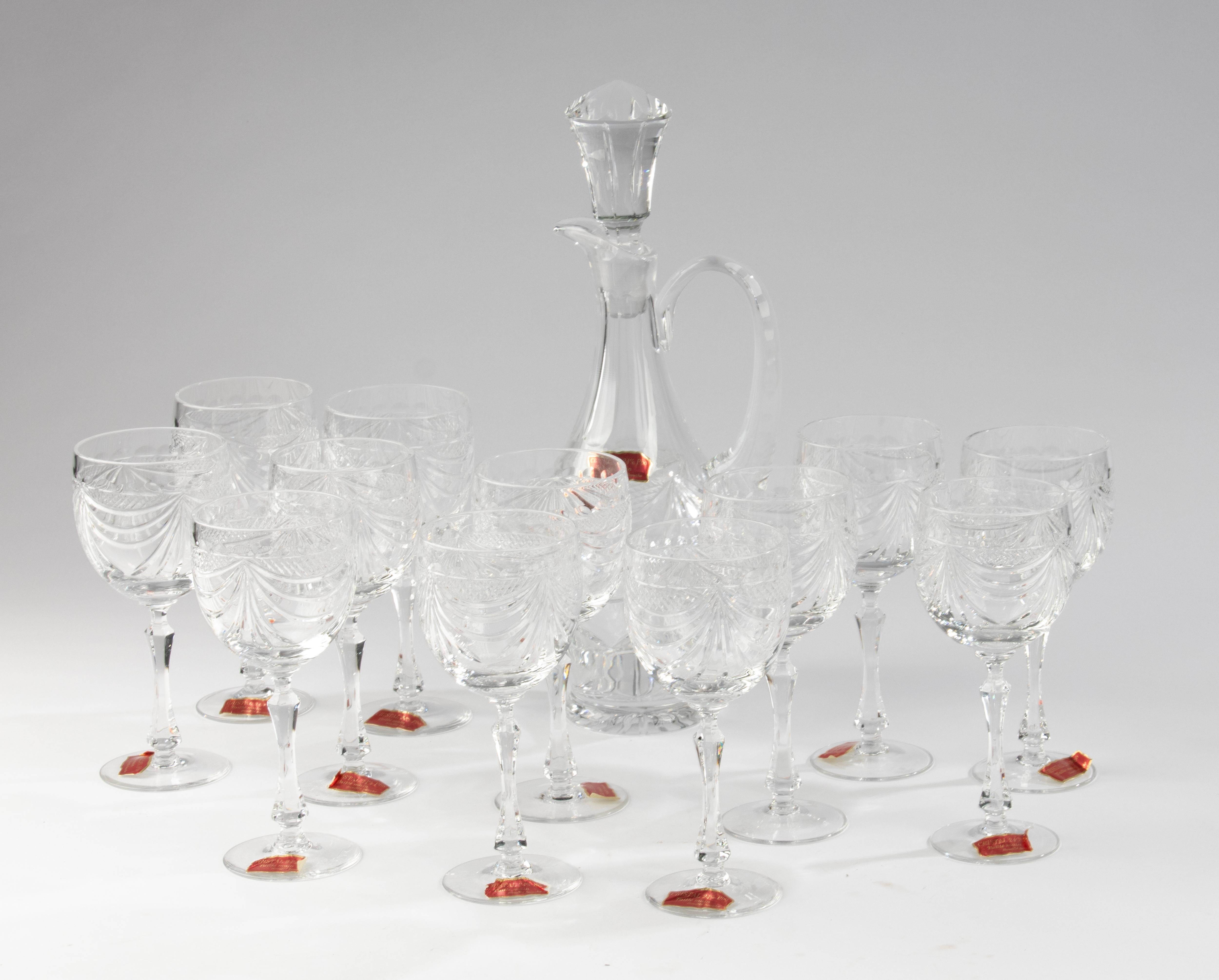 Juego de 13 copas de cristal para vino - Cristallerie De Lorraine Luis XVI en venta
