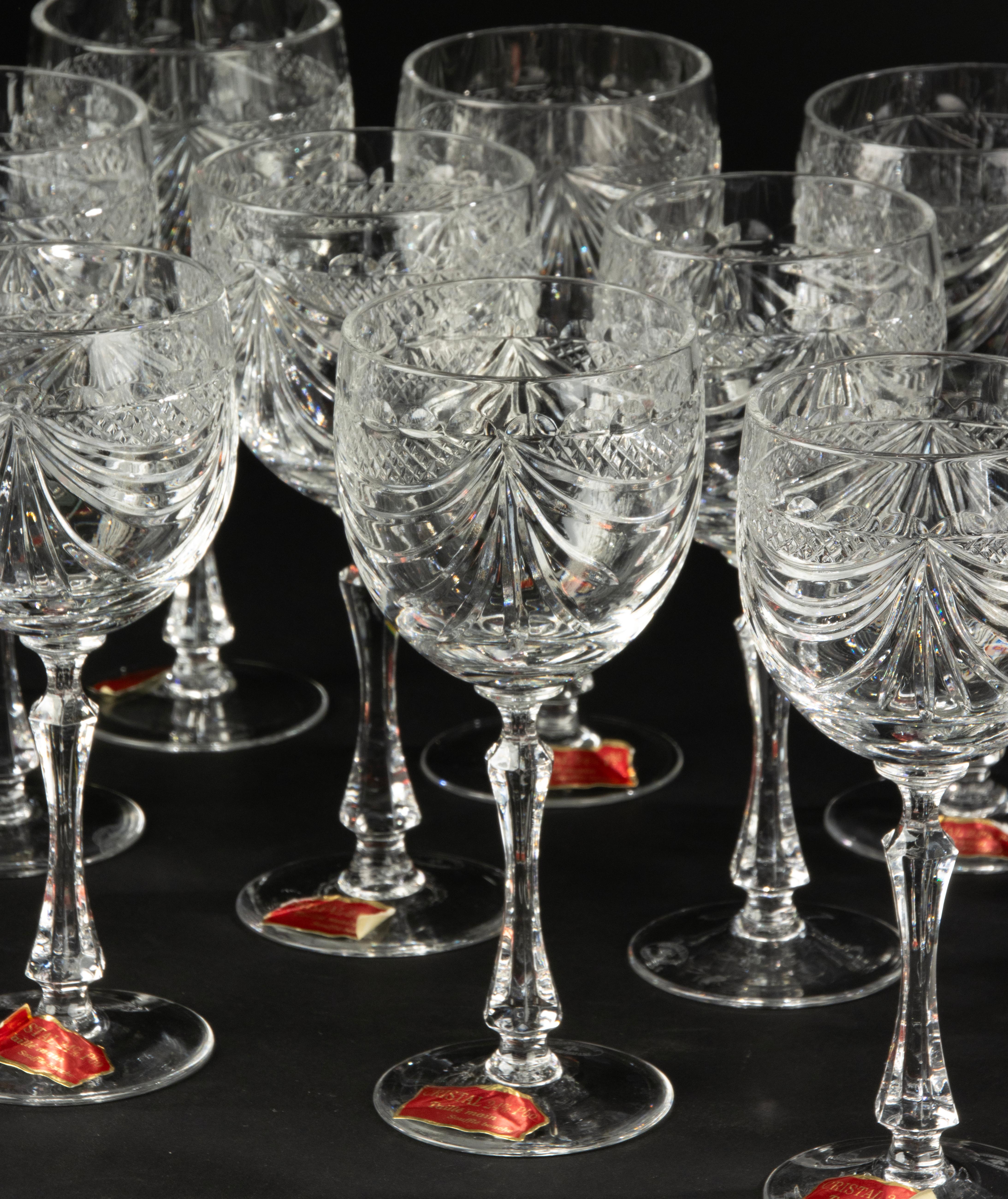 Juego de 13 copas de cristal para vino - Cristallerie De Lorraine en venta 1