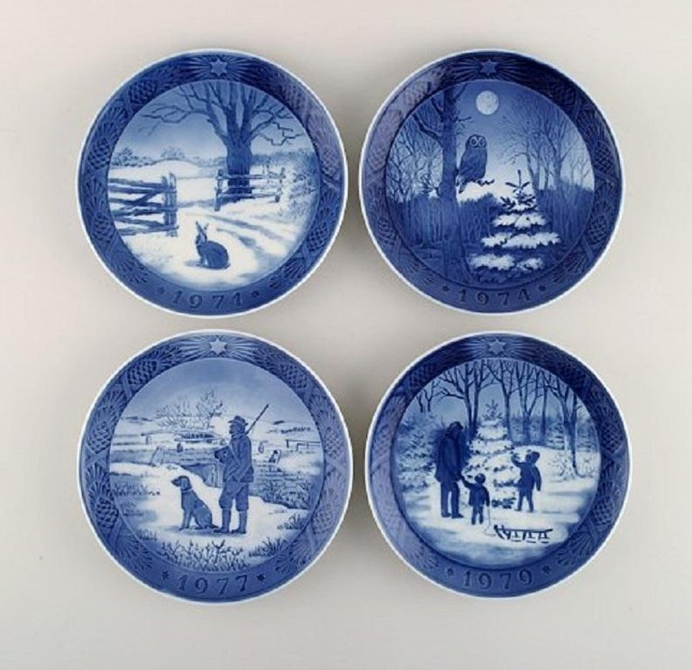 Hand-Painted 13 Royal Copenhagen Christmas Plates from the 1960s / 70s / 80s For Sale