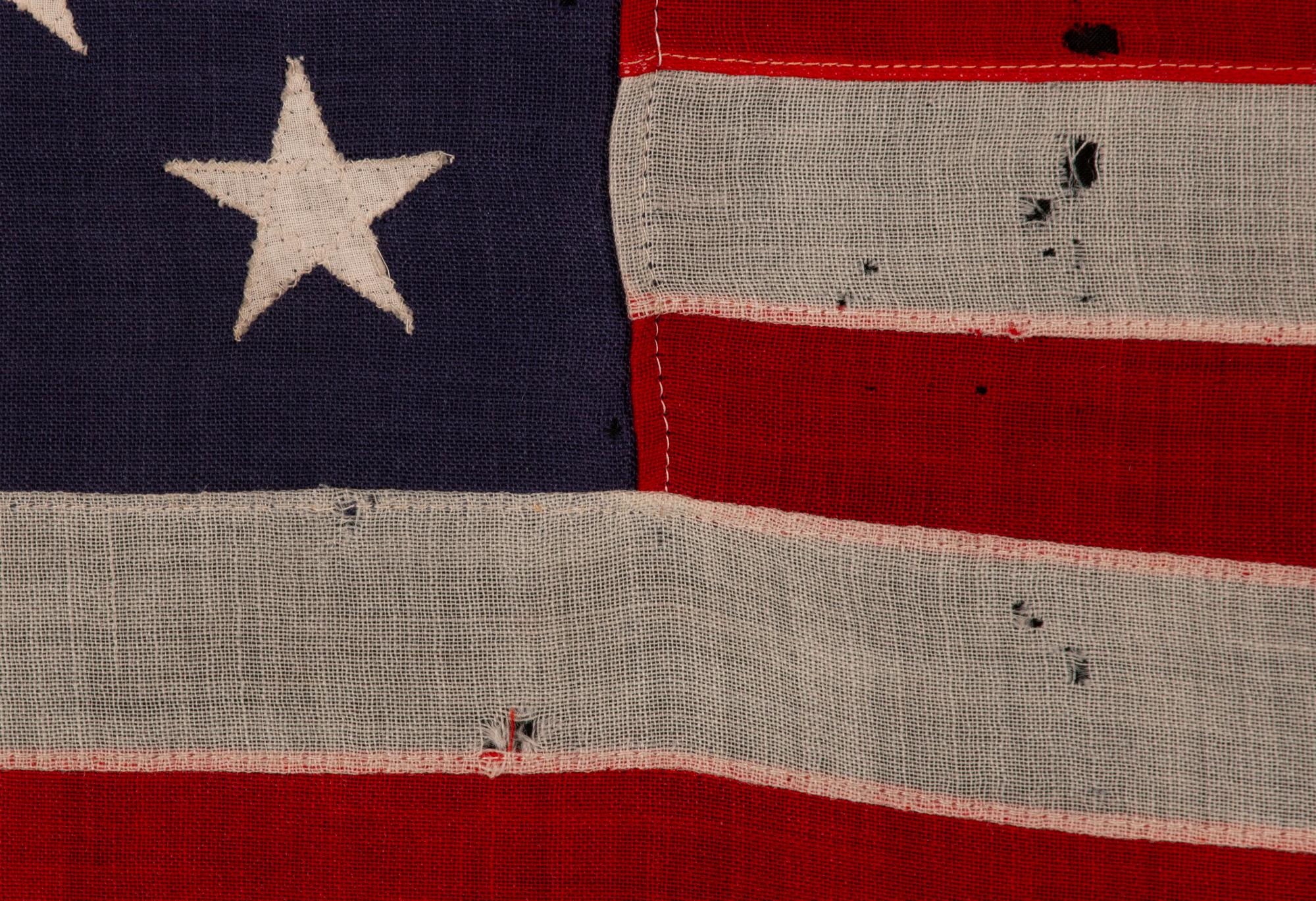 Antike amerikanische Flagge mit 13 Sternen, ca. 1895-1926 im Zustand „Gut“ im Angebot in York County, PA