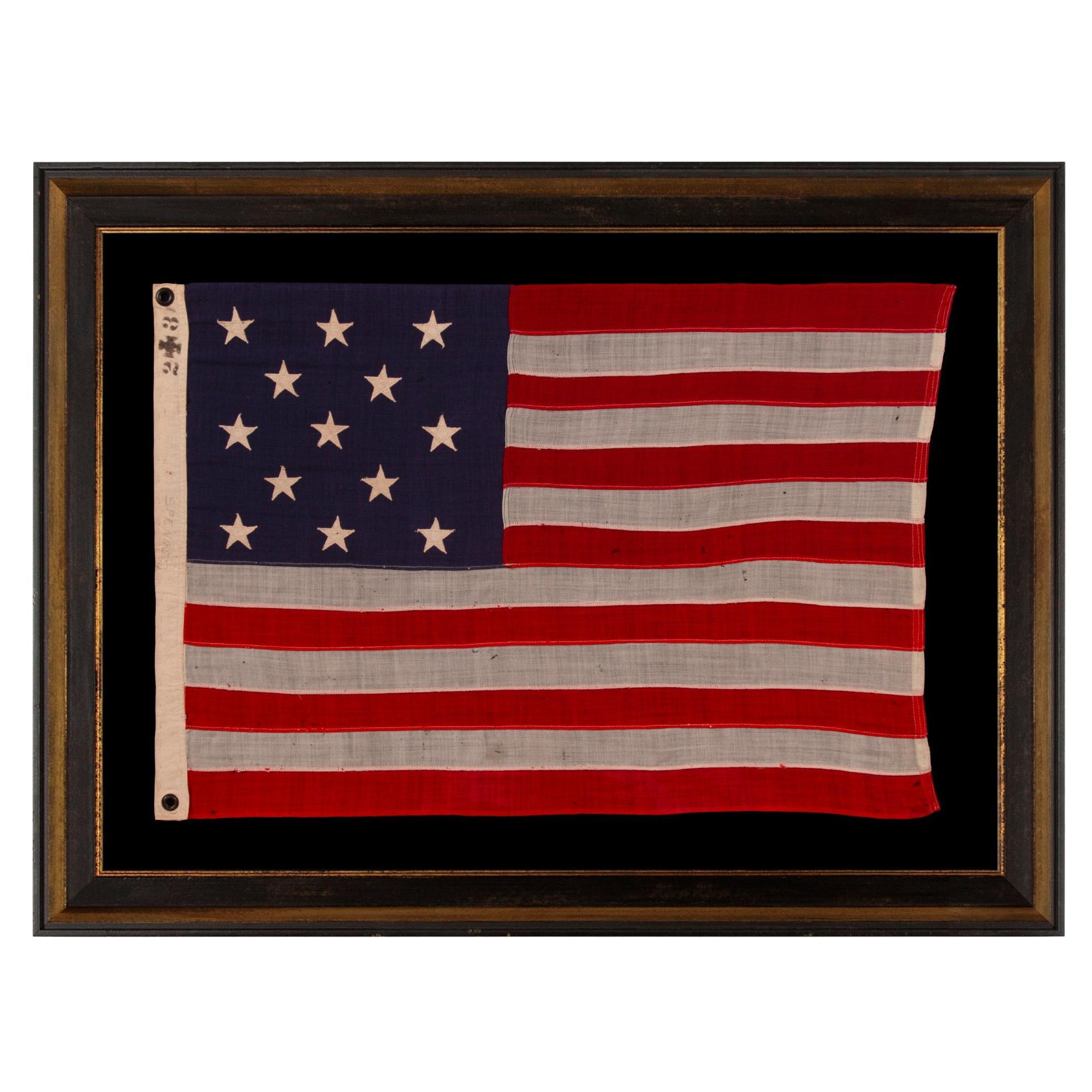 Drapeau américain antique à 13 étoiles, avec inscription "Spenge" vers 1895-1926