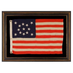 13 Stern antike amerikanische Flagge mit Sternen in einer Medaillonkonfiguration mit Sternen, 1895-1926