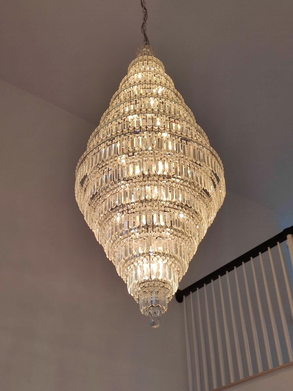 13 Tier Wedding Cake Chandelier, Crystal Prisms, 1970s For Sale 2