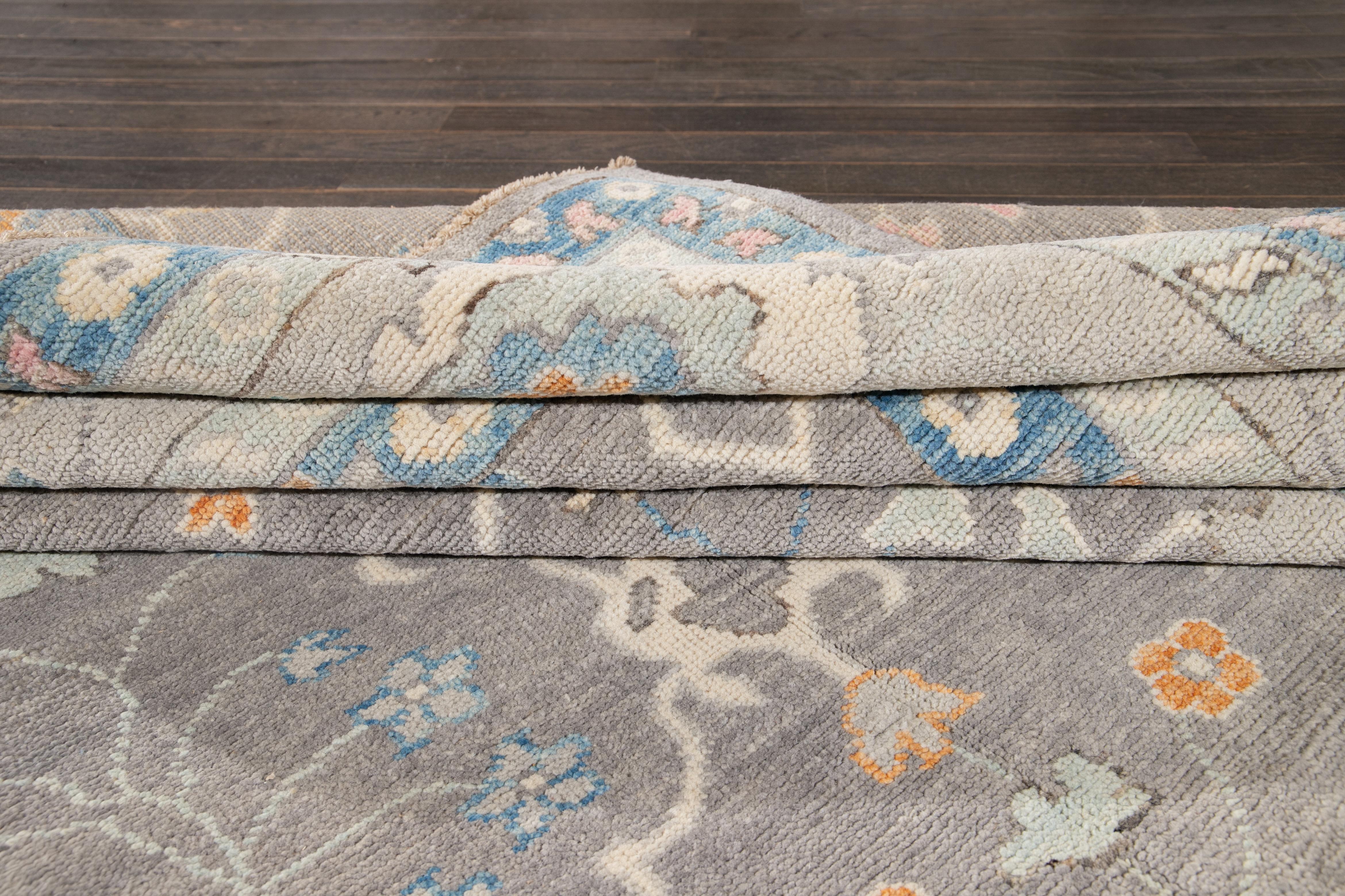 13 x 15 Tappeto contemporaneo in lana grigia in stile Oushak fatto a mano con design floreale in vendita 4