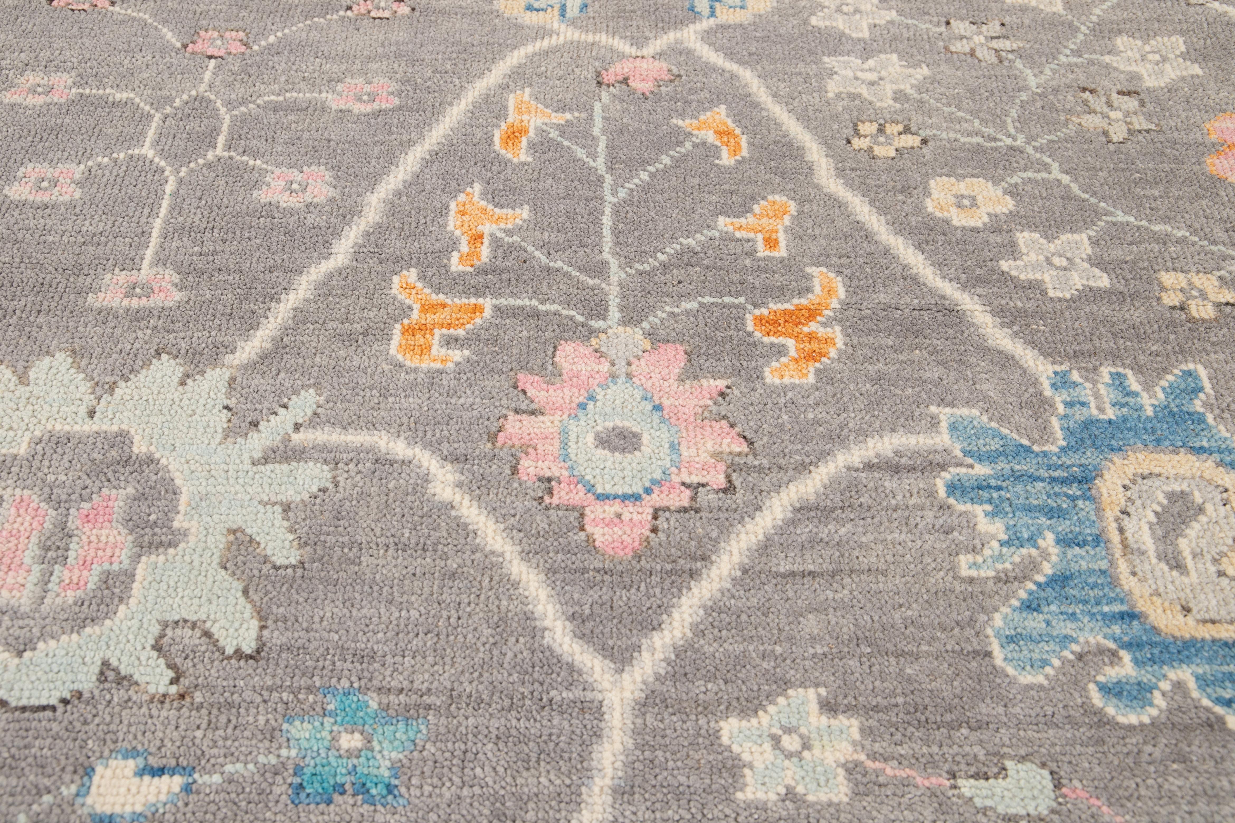 13 x 15 Tappeto contemporaneo in lana grigia in stile Oushak fatto a mano con design floreale in vendita 2