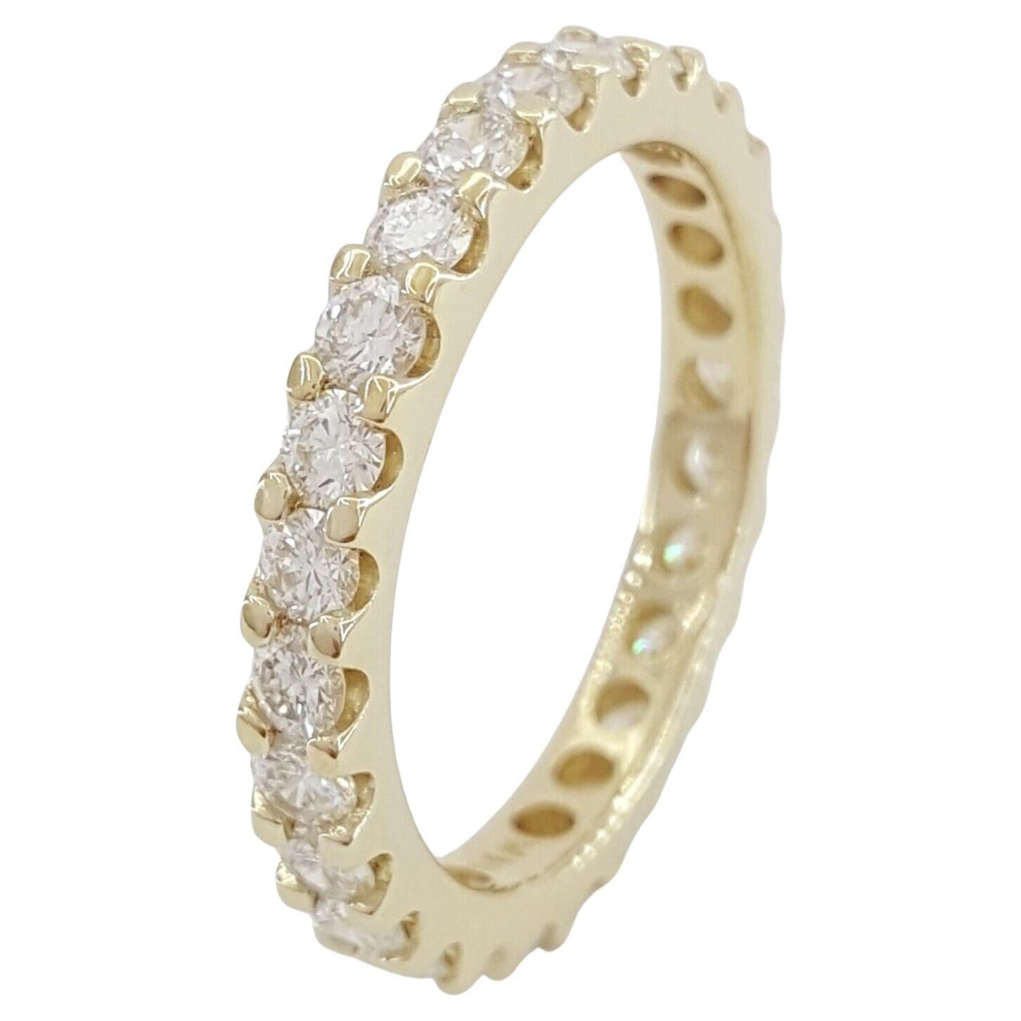 Round Cut 1.30 Carat Brilliant Cut Diamond Yellow Gold Eternity Band Ring For Sale