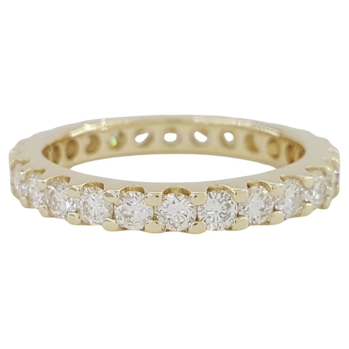 1.30 Carat Brilliant Cut Diamond Yellow Gold Eternity Band Ring In New Condition For Sale In Chicago, IL
