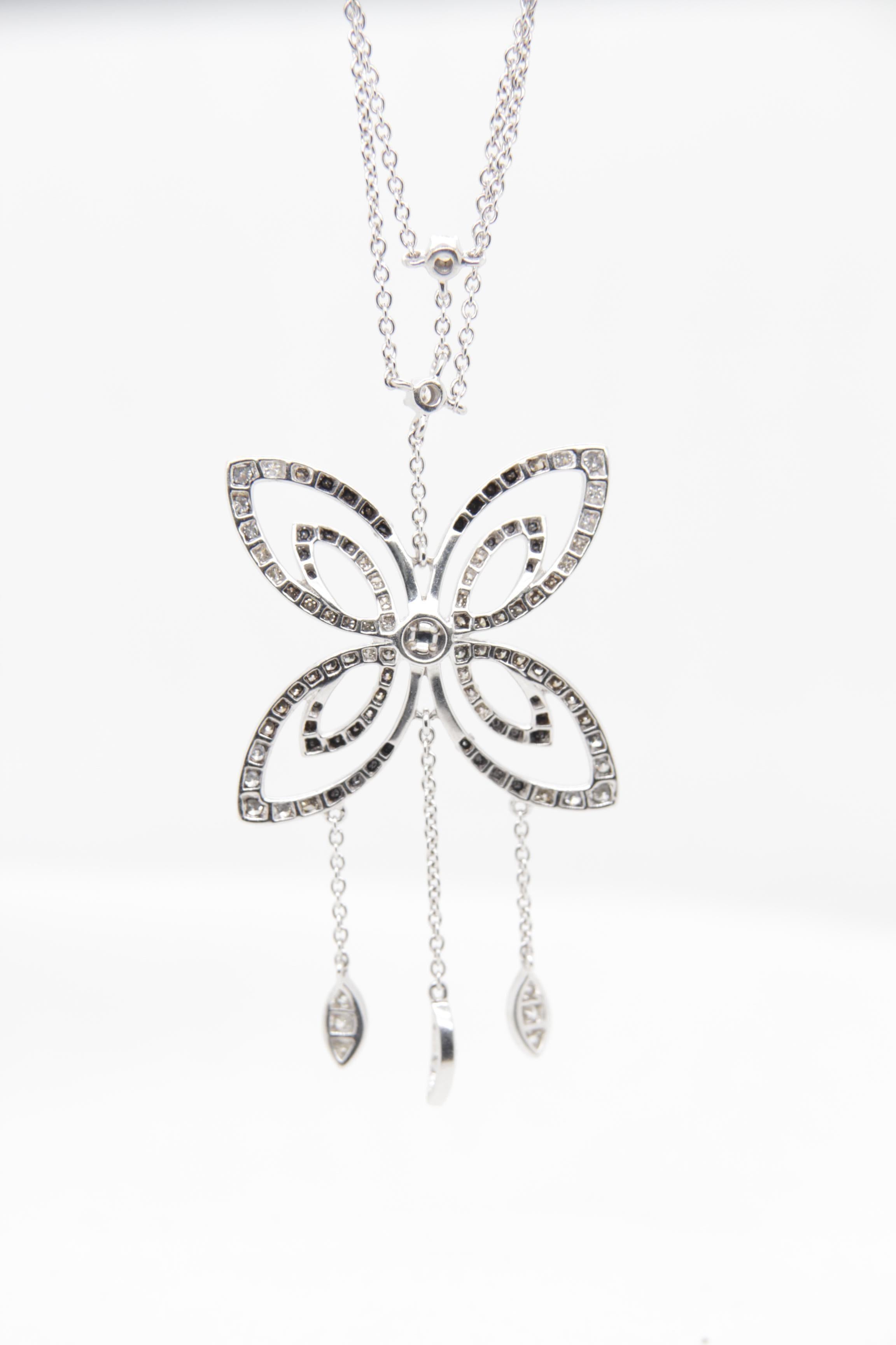 Women's or Men's 1.30 Carat Butterfly Diamond Pendant in 18 Karat Gold For Sale