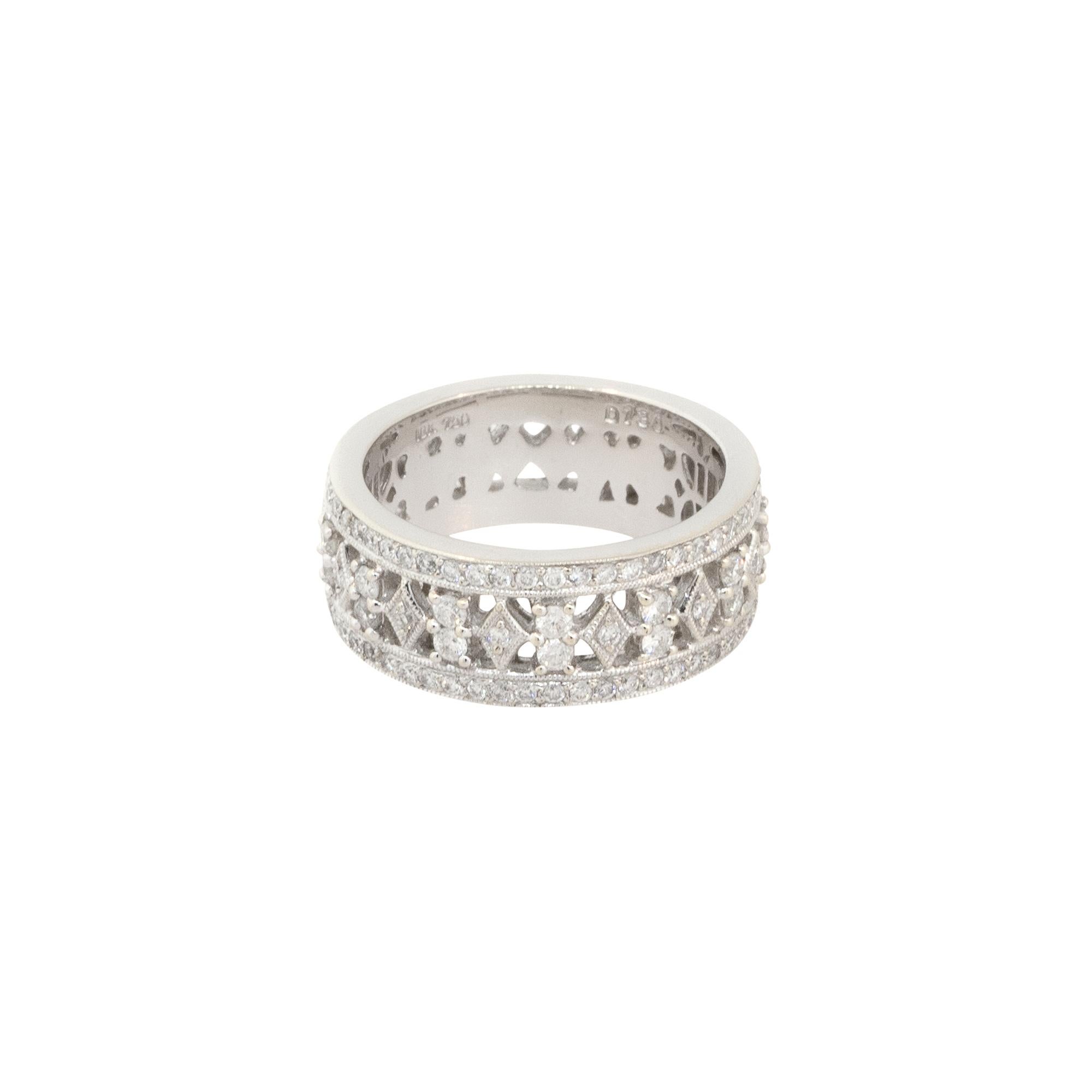 Oval Cut 1.30 Carat Diamond Filigree Wedding Band 18 Karat in Stock For Sale