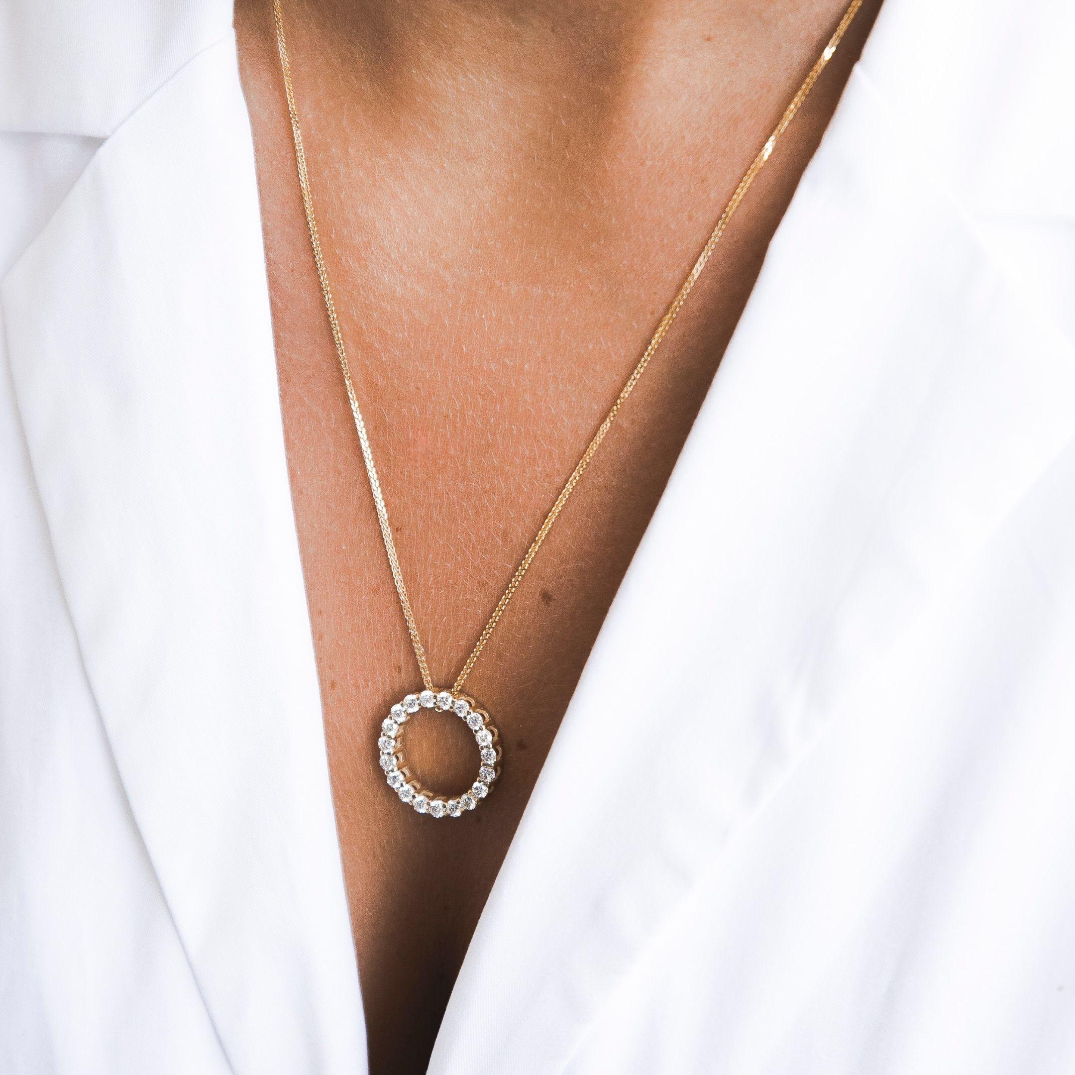 Taille ronde Shlomit Rogel, collier d'éternité en or jaune 14 carats avec cercle ouvert et diamants de 1,30 carat en vente