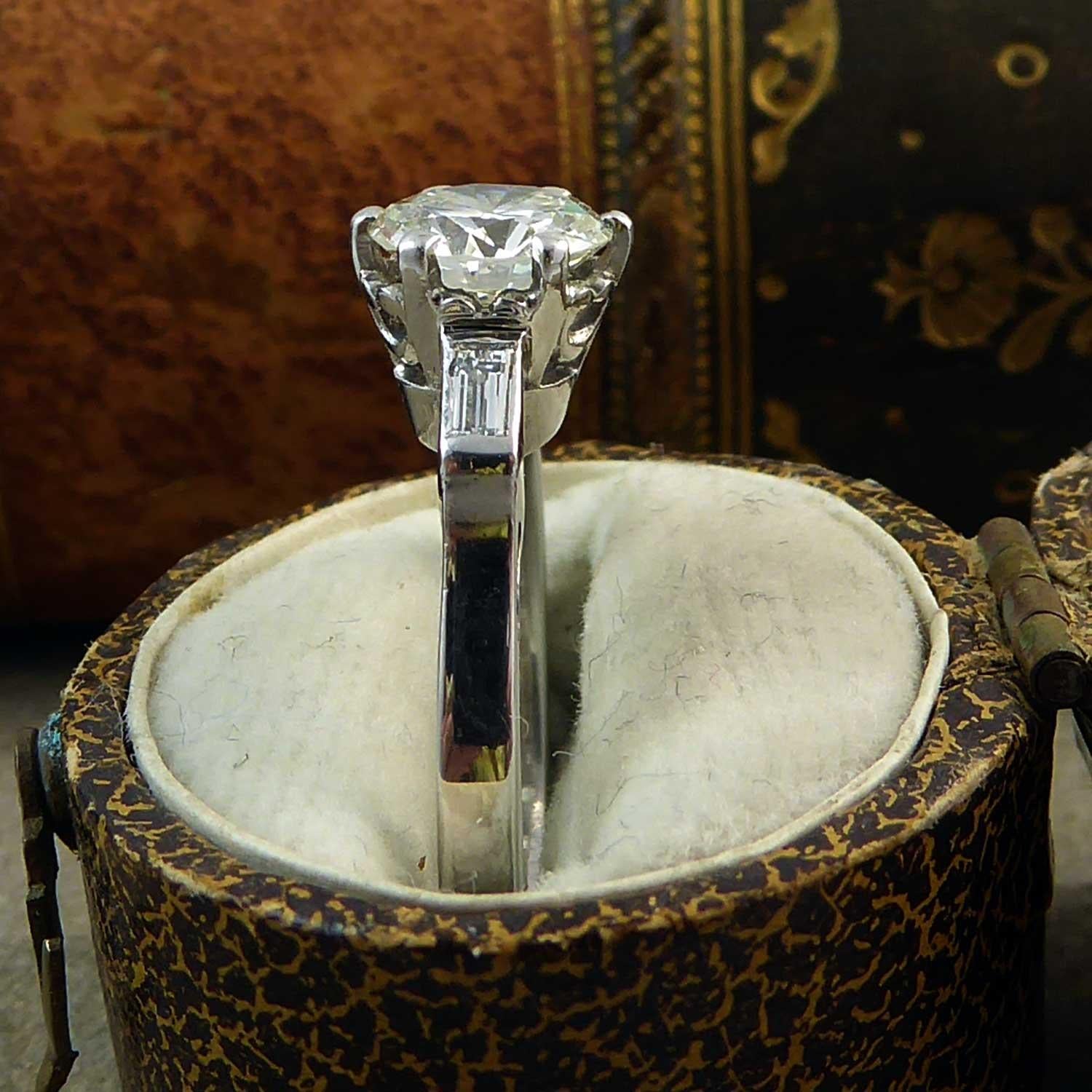 solitaire diamond with baguettes