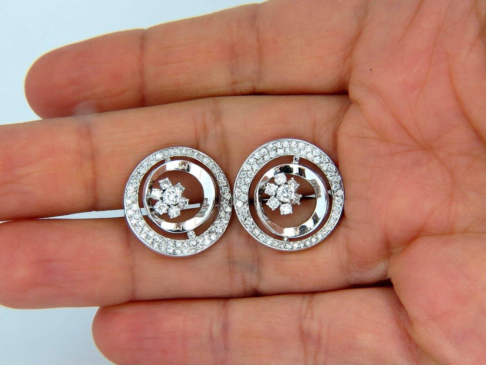 1.30 Carat Diamonds Flower Cluster Circle Earrings 14 Karat G/VS 3D Raised Deco For Sale 1
