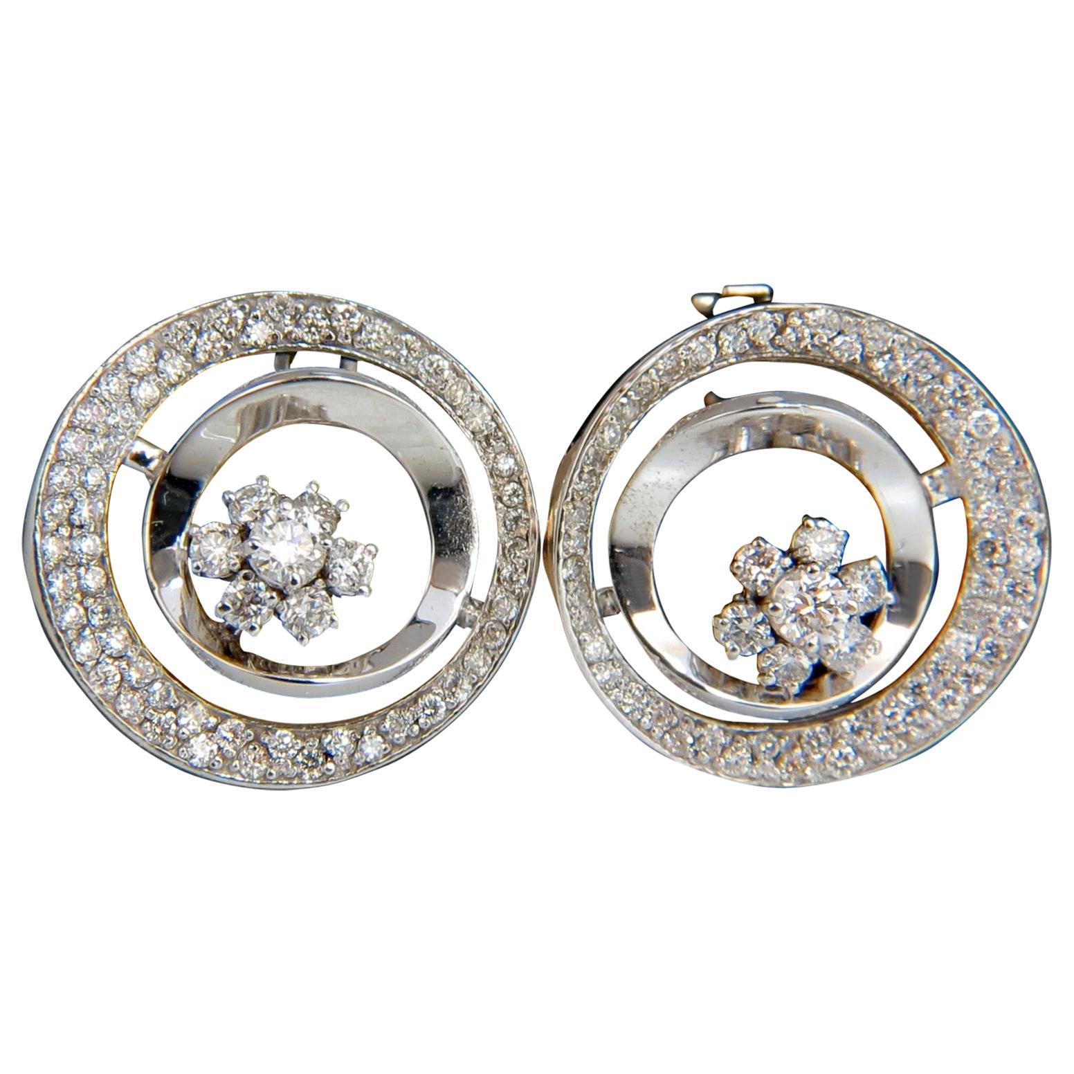Boucles d'oreilles en forme de cercle en or 14 carats avec diamants en grappe de fleurs de 1,30 carat G/VS 3D Raised Deco en vente