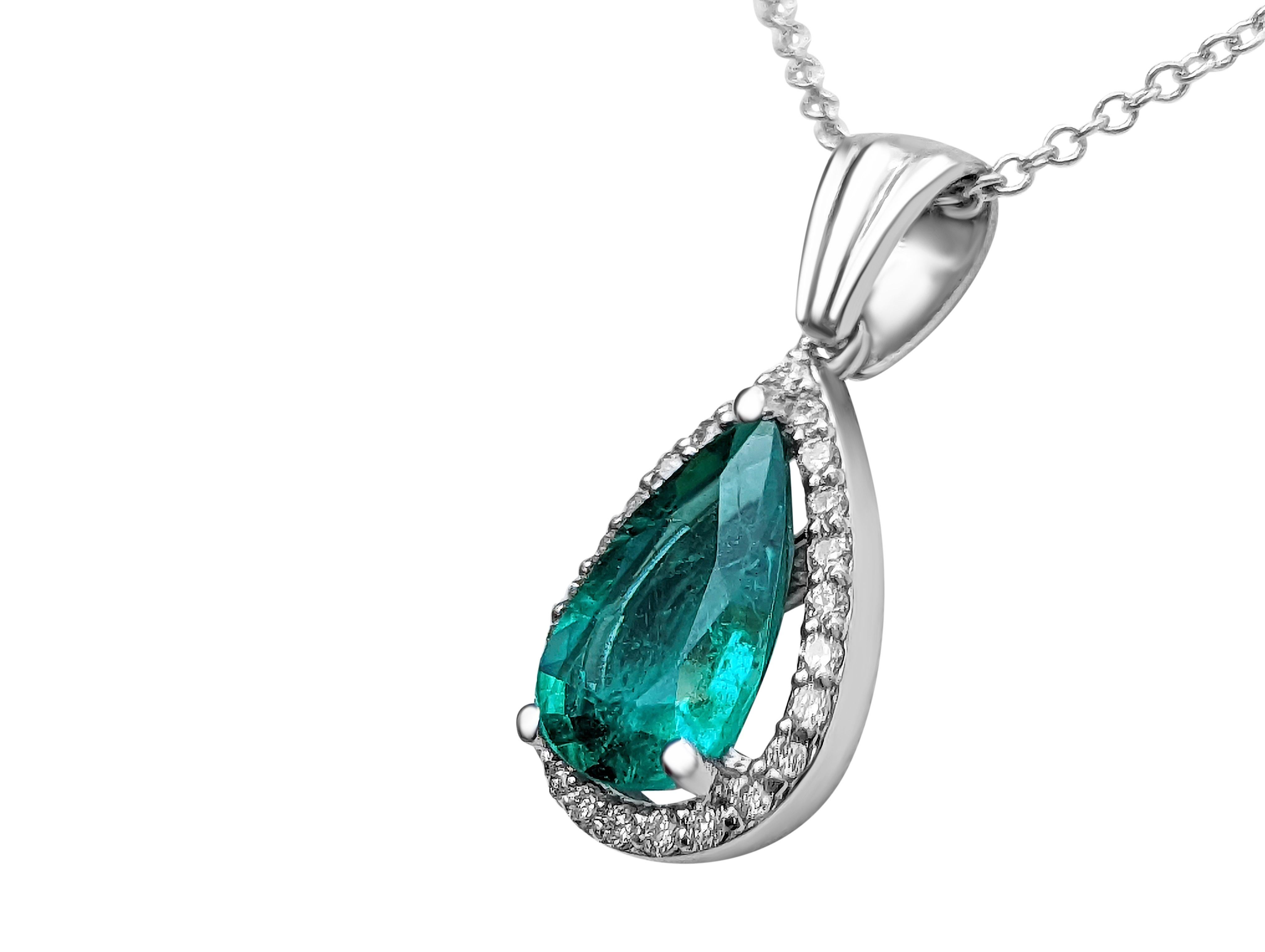 Women's 1.30 Carat Emerald and 0.19 Ct Diamonds, 14 Kt. White Gold, Pendant Necklace