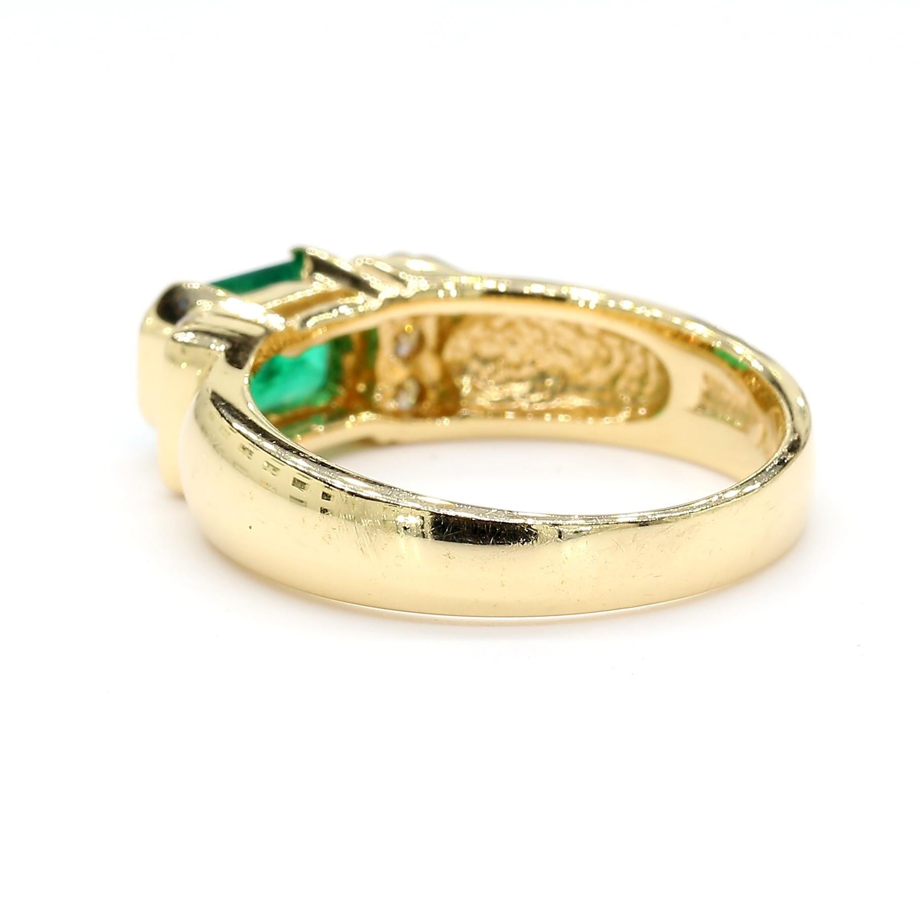 1.30 Carat Emerald Half Bezel East West Set 14K Gold Unisex Ring For Sale 6
