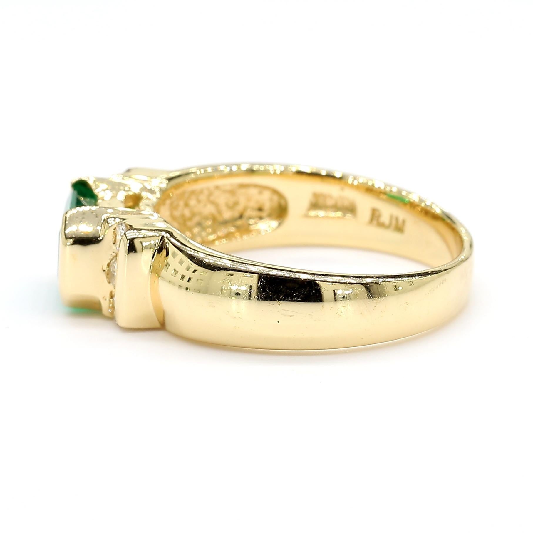 1.30 Carat Emerald Half Bezel East West Set 14K Gold Unisex Ring In Excellent Condition For Sale In Miami, FL