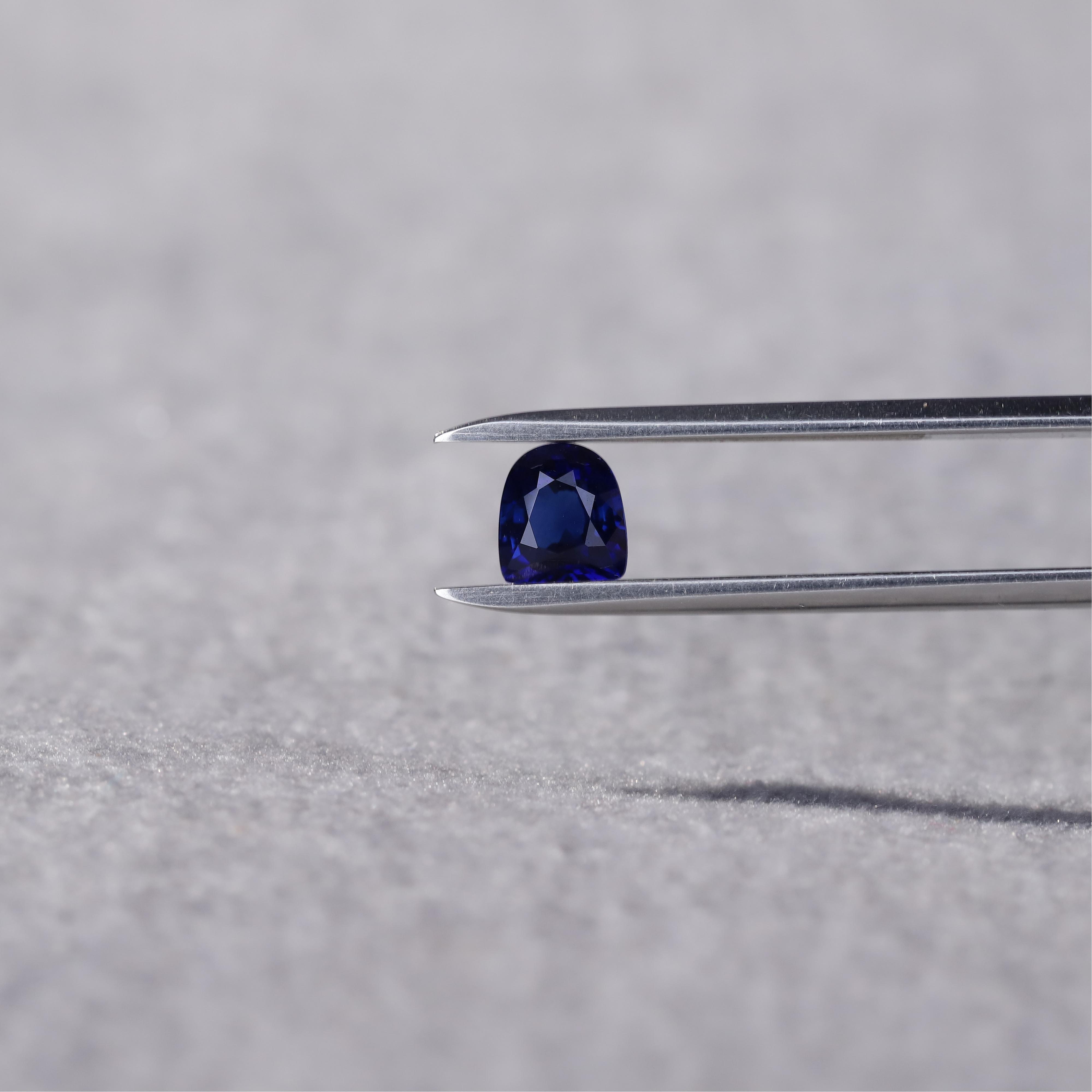 Bullet Cut 1.30 Carat Fancy Bullet Shaped Natural Blue Sapphire Loose Gemstone from Ceylon For Sale