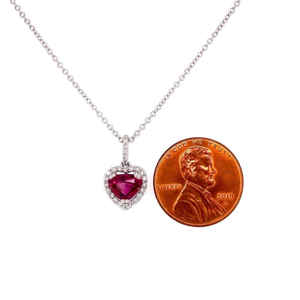 1.30 Carat Heart Ruby and Diamond Gold Pendant Necklace In Excellent Condition For Sale In Montreal, QC