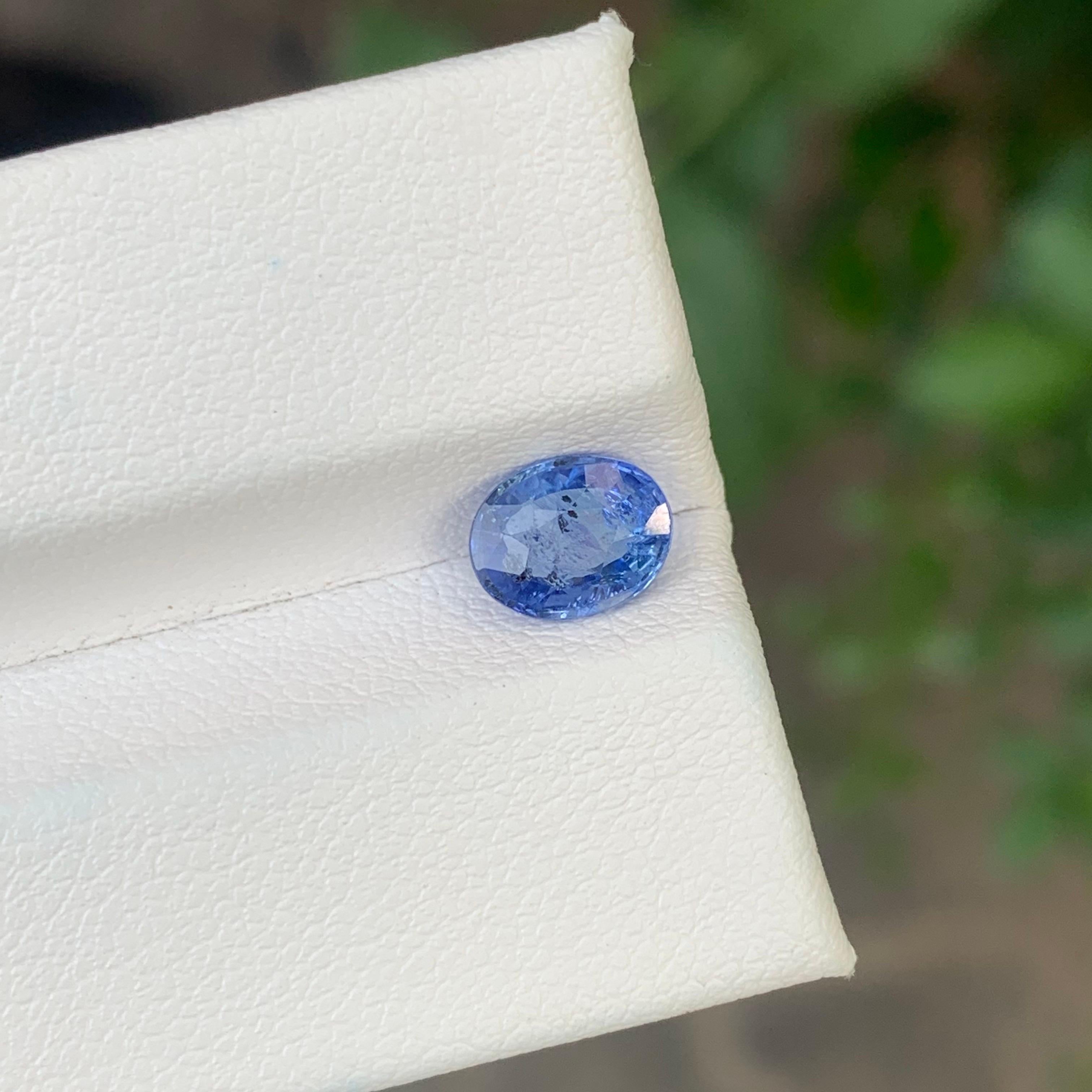 1.30 Carat Natural Loose Blue Sapphire Oval Shape Gemstone (Saphir bleu en vrac de forme ovale) Unisexe en vente