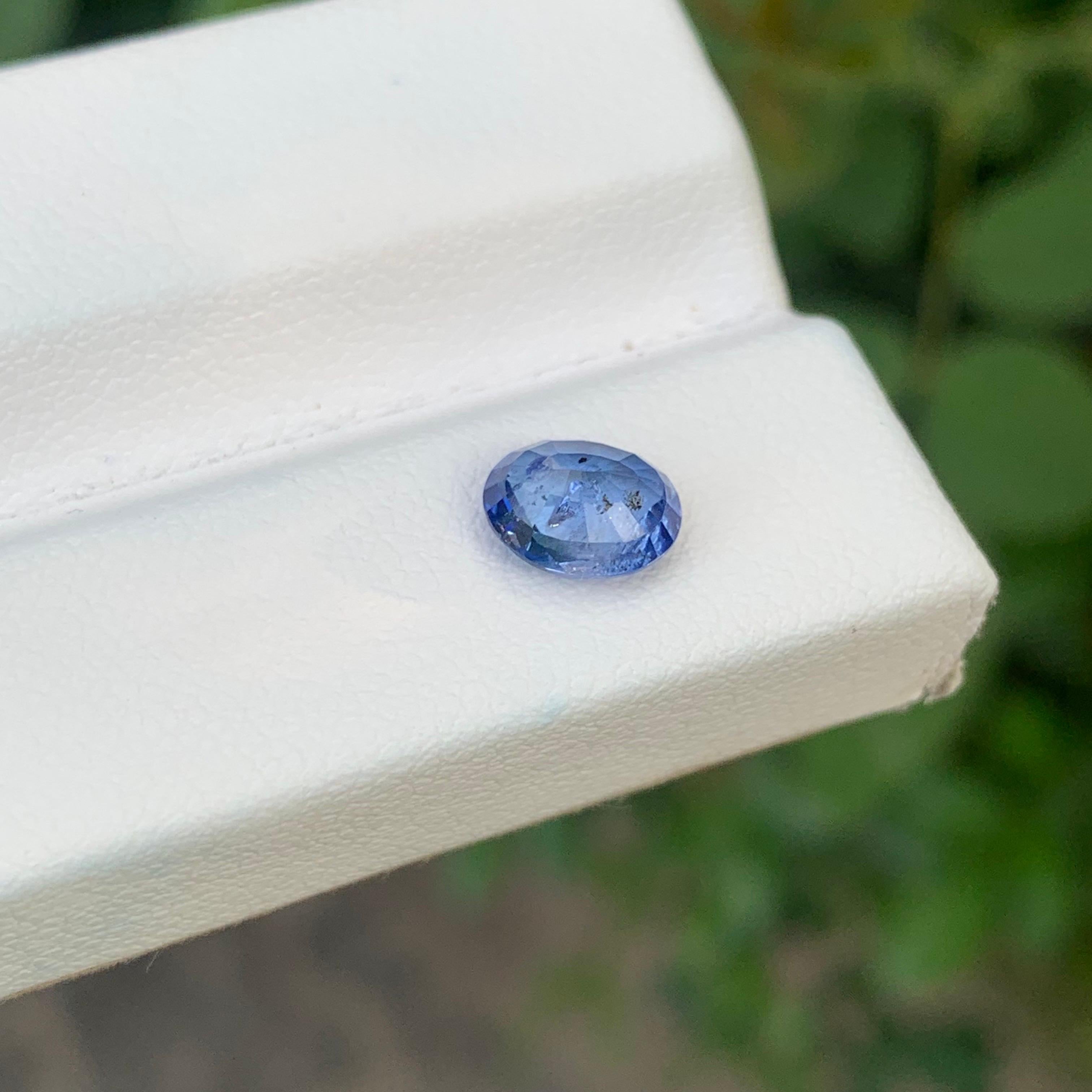 1.30 Carat Natural Loose Blue Sapphire Oval Shape Gemstone (Saphir bleu en vrac de forme ovale) en vente 2
