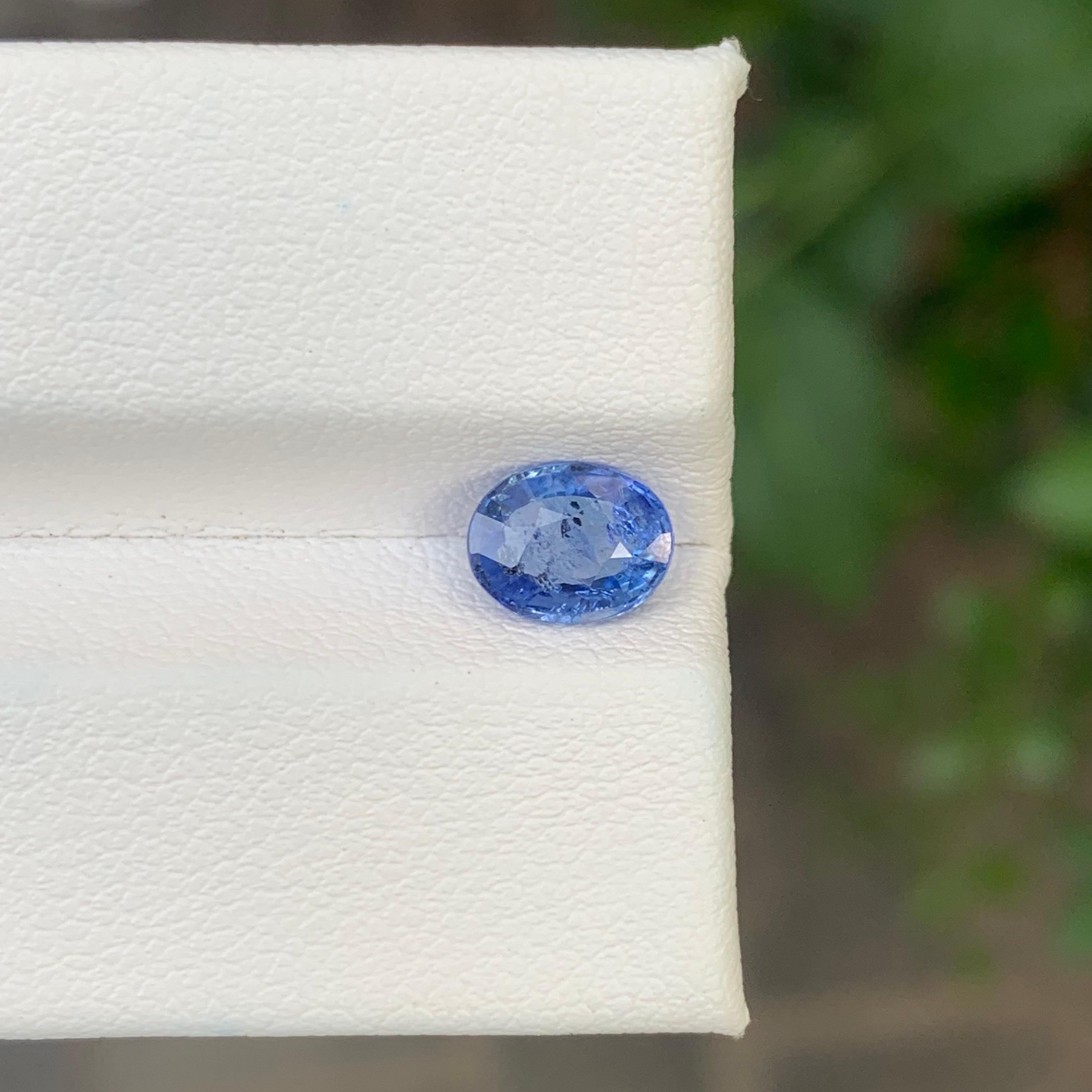 1.30 Carat Natural Loose Blue Sapphire Oval Shape Gemstone (Saphir bleu en vrac de forme ovale) en vente 3