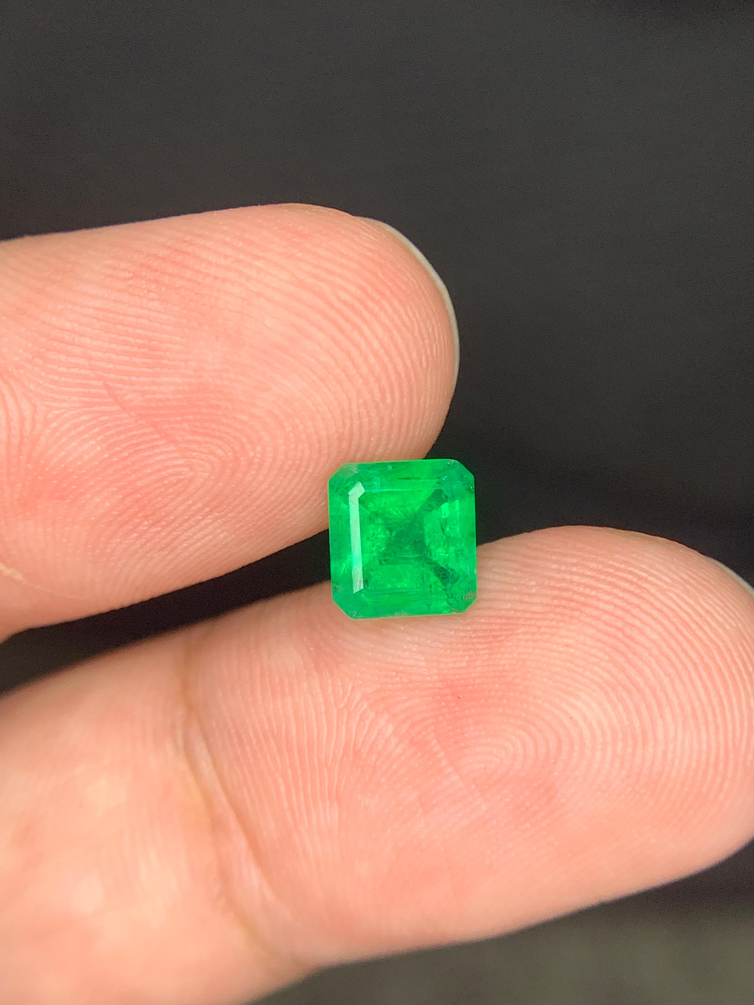 Pierre précieuse naturelle non sertie de 1.30 carats de Swat, Pakistan en vente 5