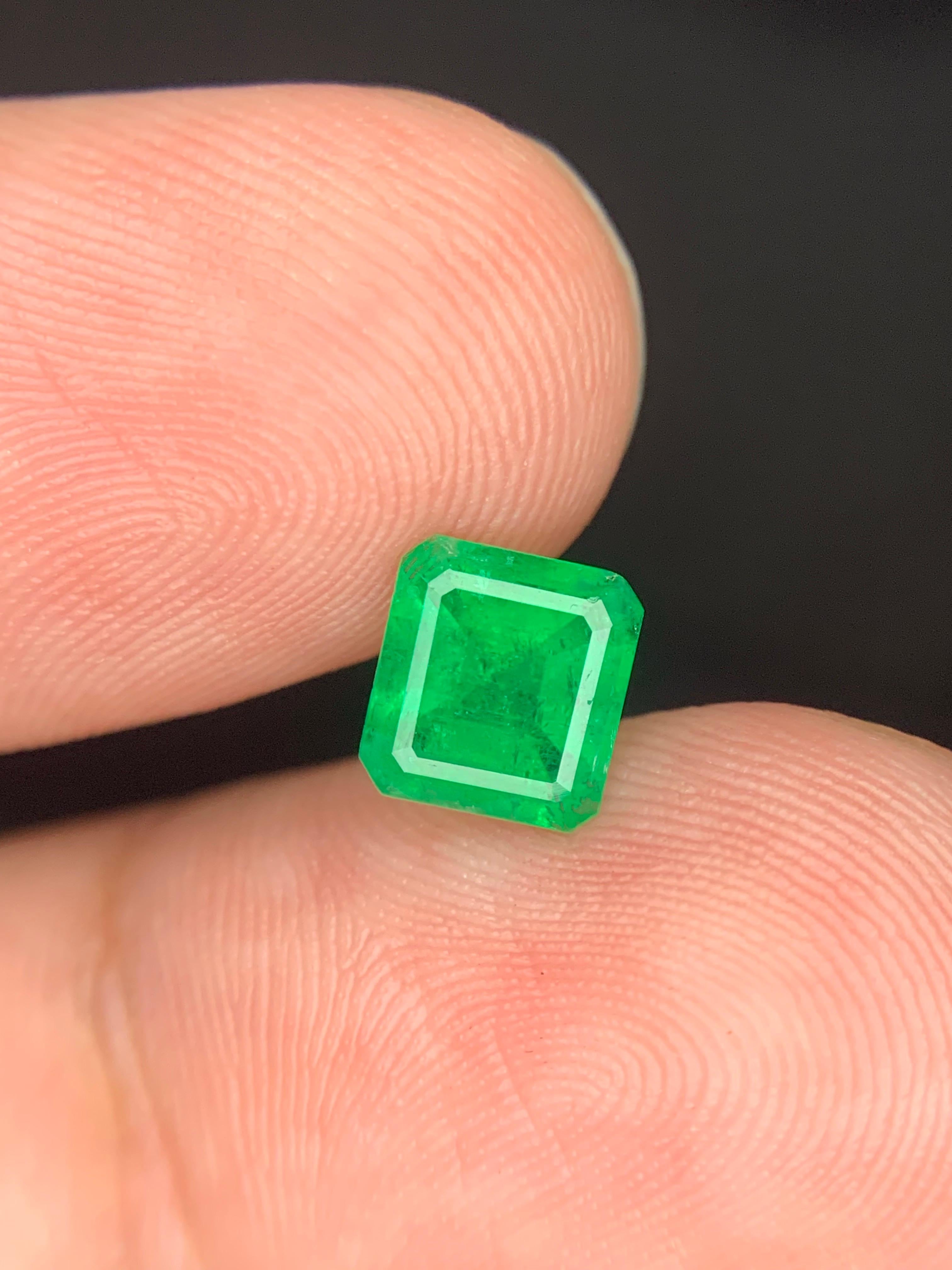 Pierre précieuse naturelle non sertie de 1.30 carats de Swat, Pakistan en vente 7