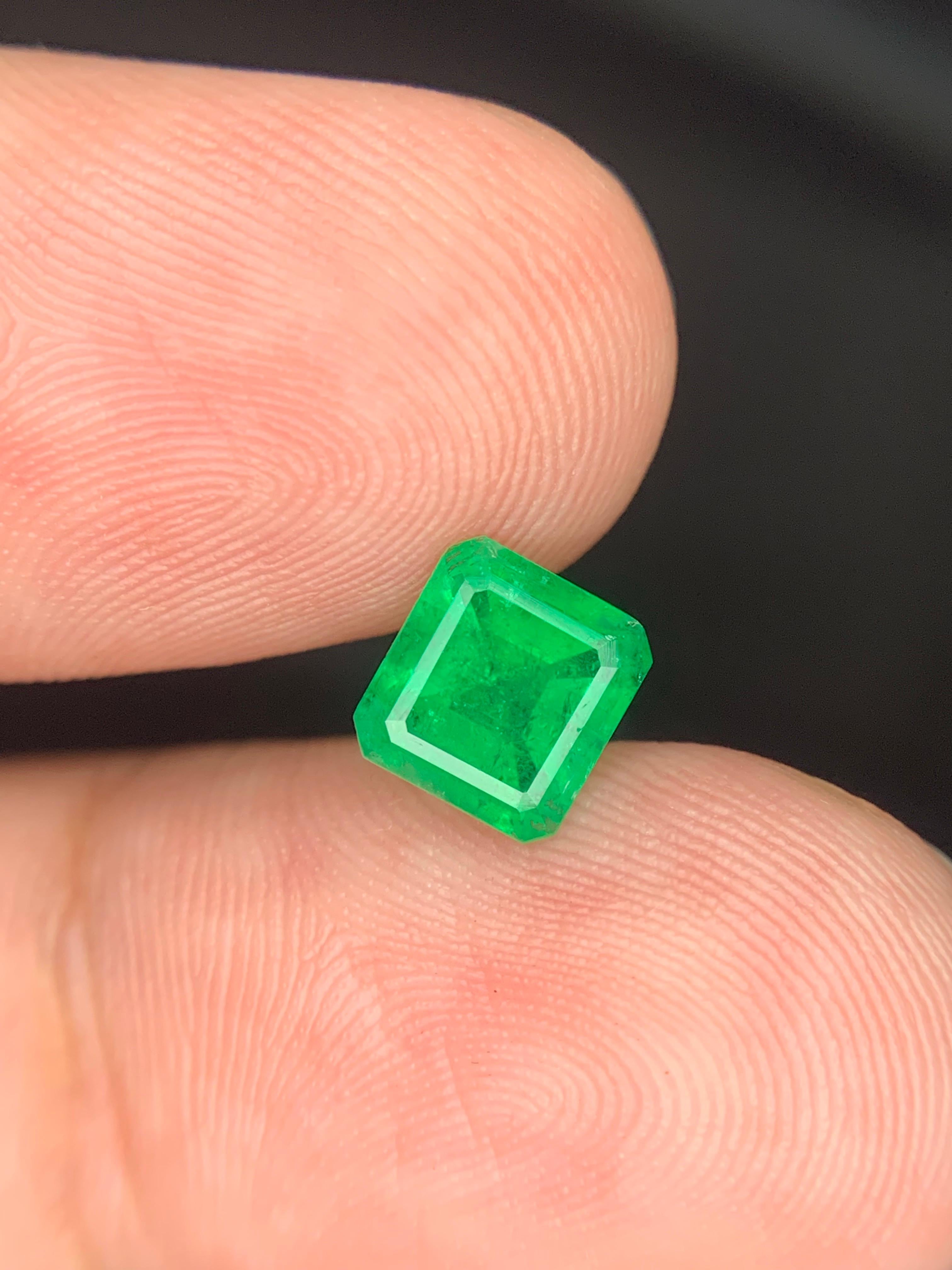 Arts and Crafts Pierre précieuse naturelle non sertie de 1.30 carats de Swat, Pakistan en vente