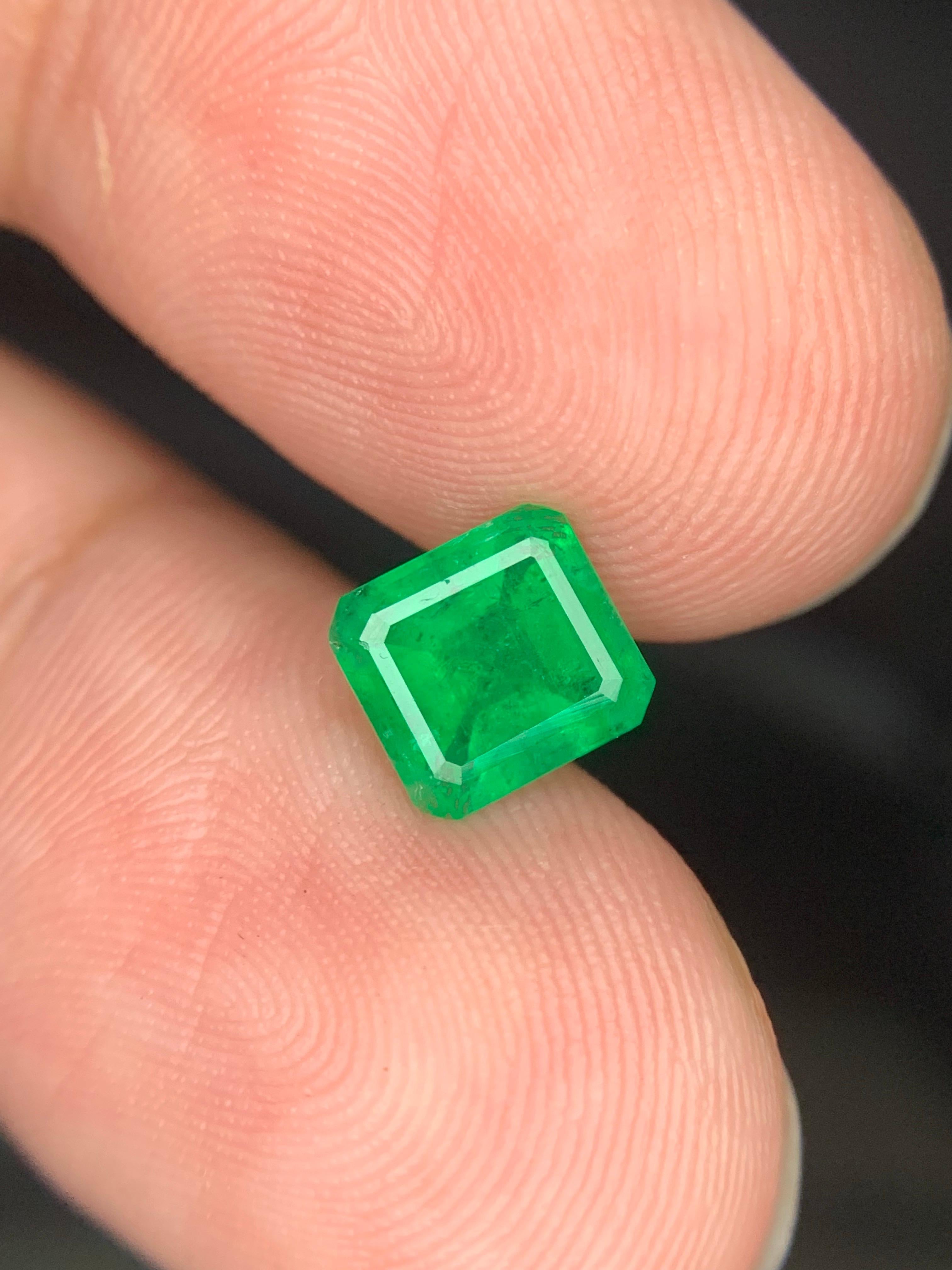 Pierre précieuse naturelle non sertie de 1.30 carats de Swat, Pakistan Neuf - En vente à Peshawar, PK