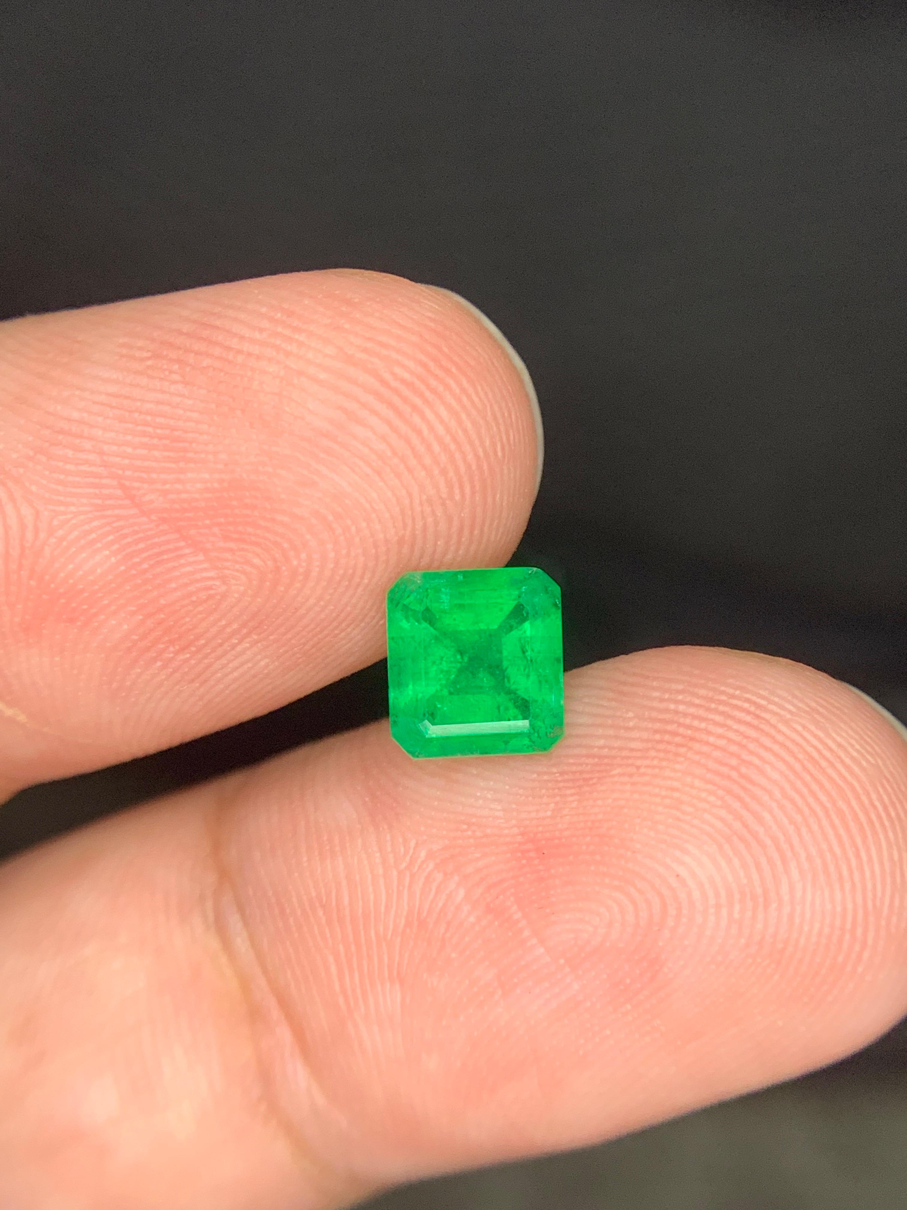 Pierre précieuse naturelle non sertie de 1.30 carats de Swat, Pakistan en vente 3