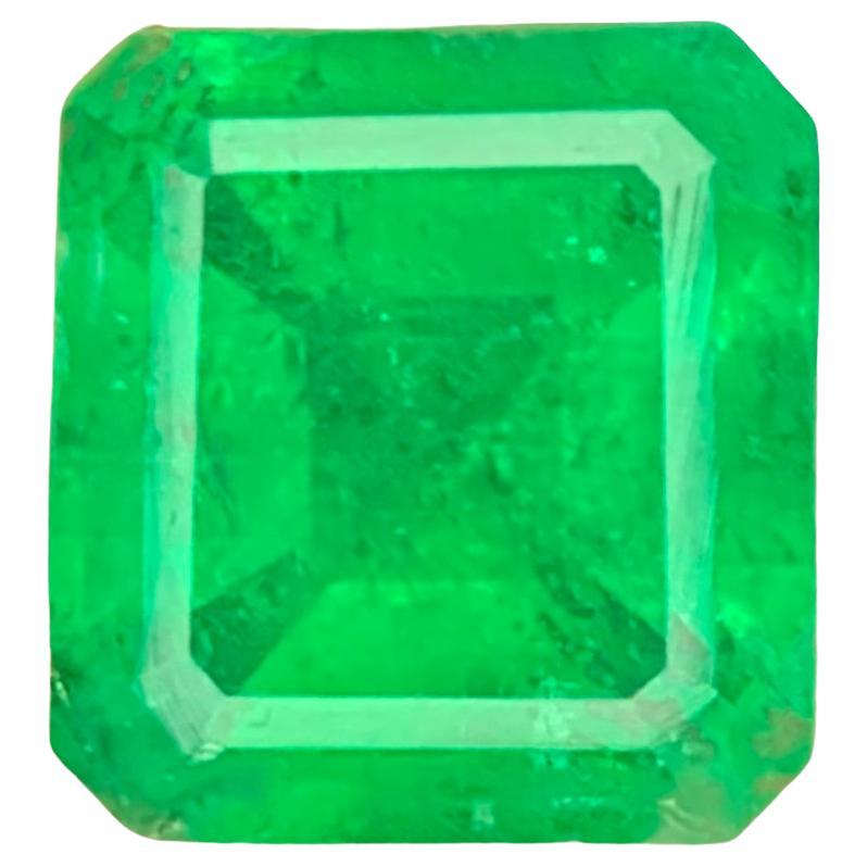 Gemma di smeraldo naturale sciolta da 1.30 carati proveniente da Swat, Pakistan