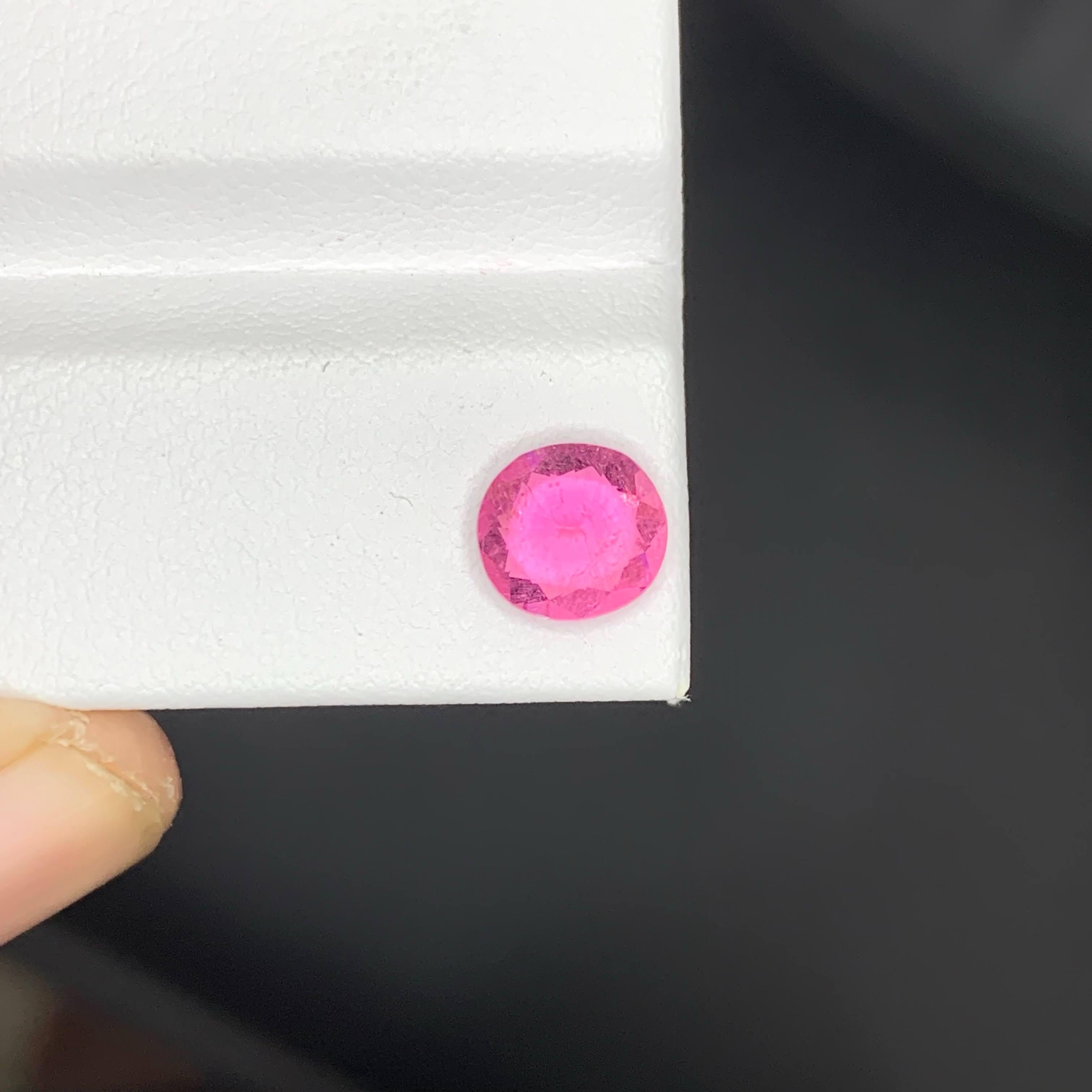 Taglio rotondo 1,30 carati di tormalina rosa calda naturale sfusa con taglio rotondo Gemma afgana in vendita