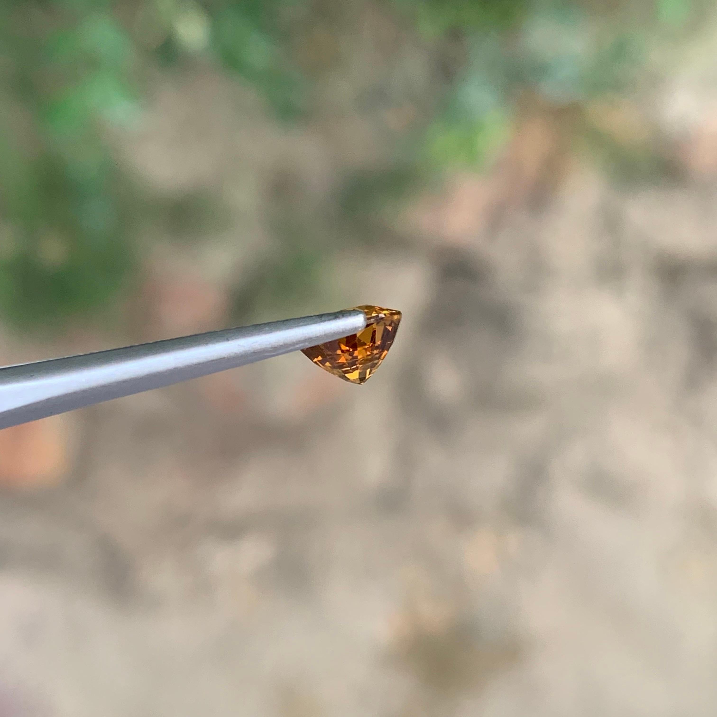 1.30 quilates de granate de Malí natural suelto en forma de cojín Corte cojín en venta