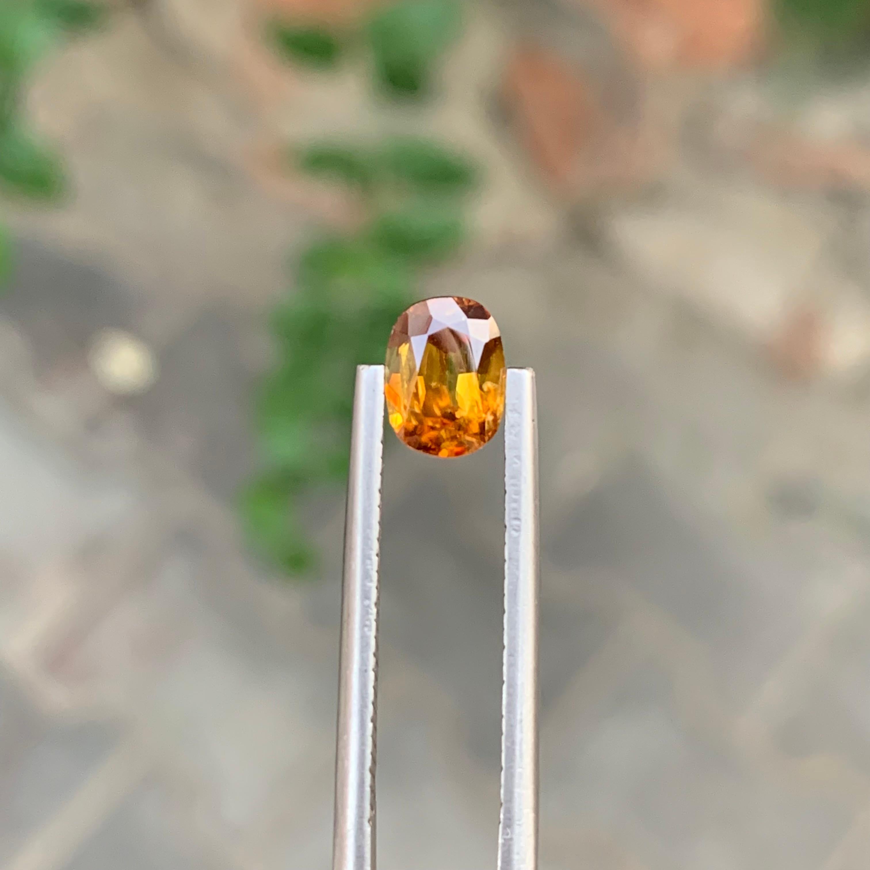 1,30 Karat natürlicher loser Titanit in ovaler Form für Ring (Ovalschliff) im Angebot