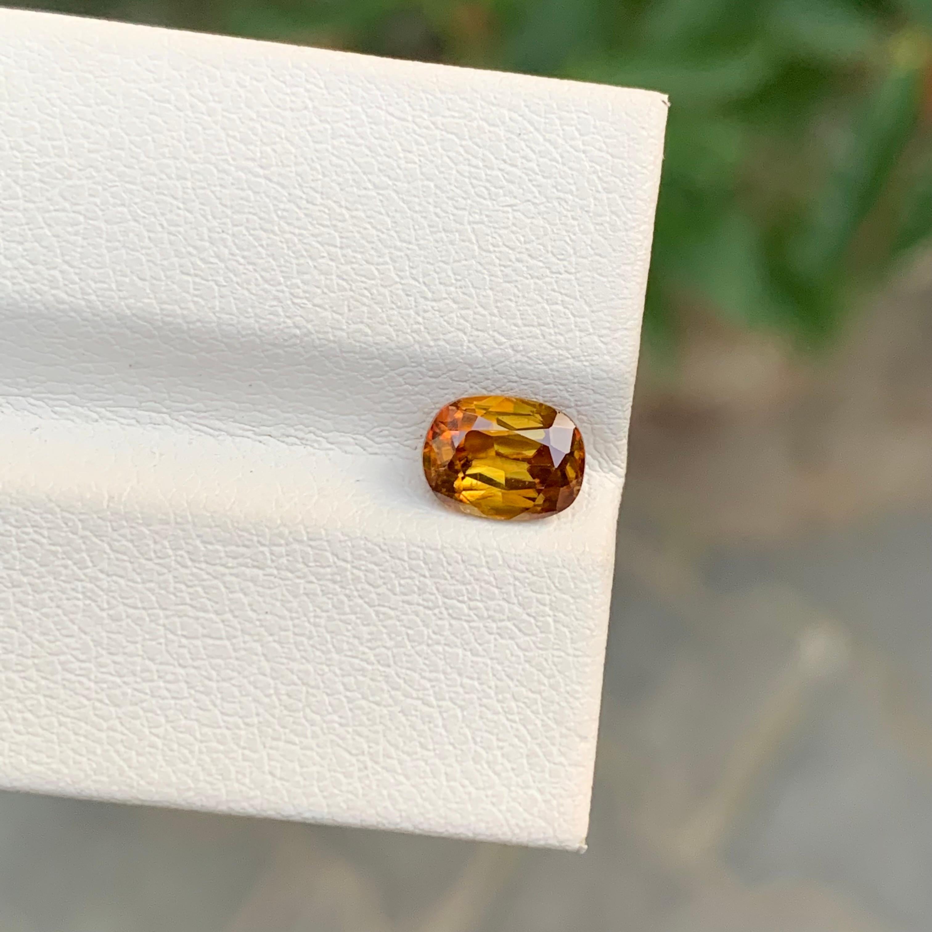 1,30 Karat natürlicher loser Titanit in ovaler Form für Ring im Angebot 1