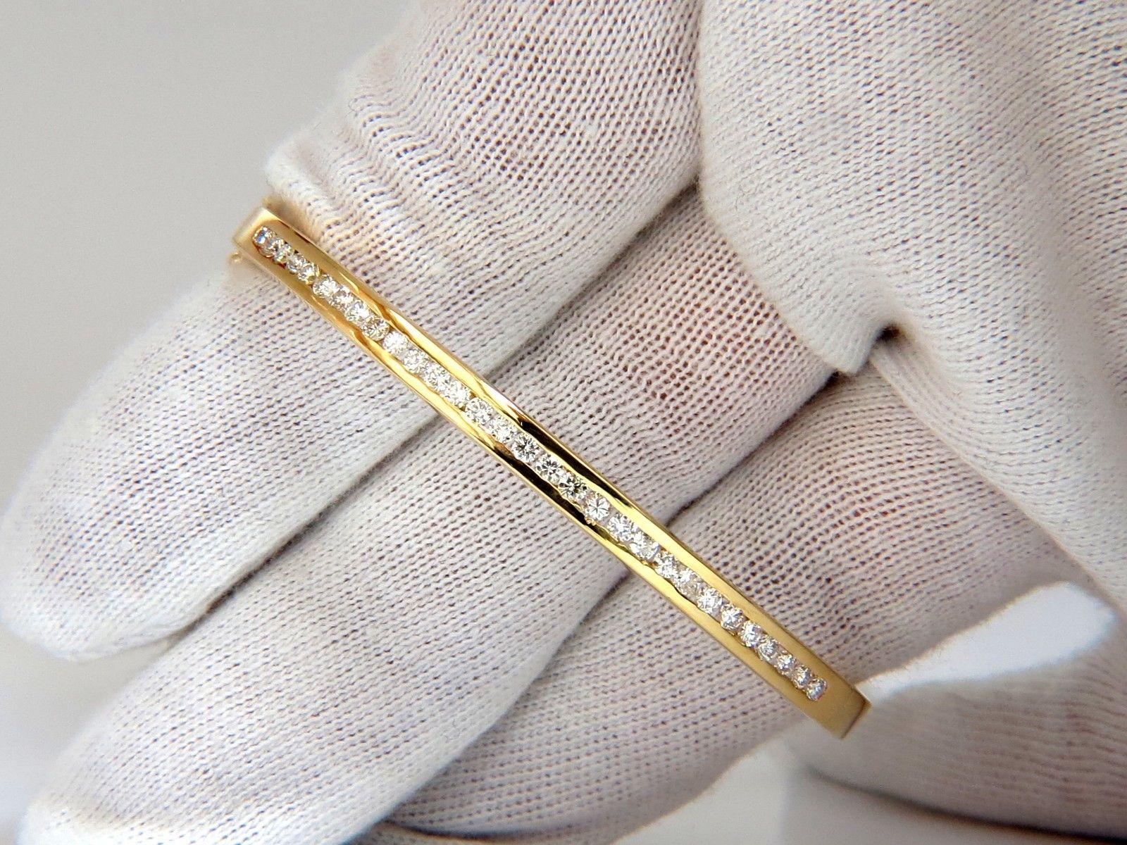 Women's or Men's 1.30 Carat Natural Round Diamond Channel Set Bangle Bracelet 14 Karat Gold