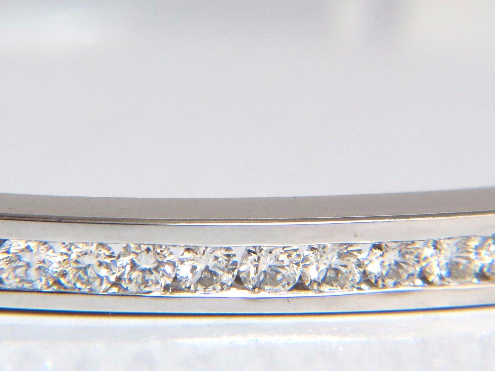 Women's or Men's 1.30 Carat Natural Round Diamonds Bangle Bracelet G/Vs Channel 14 Karat For Sale