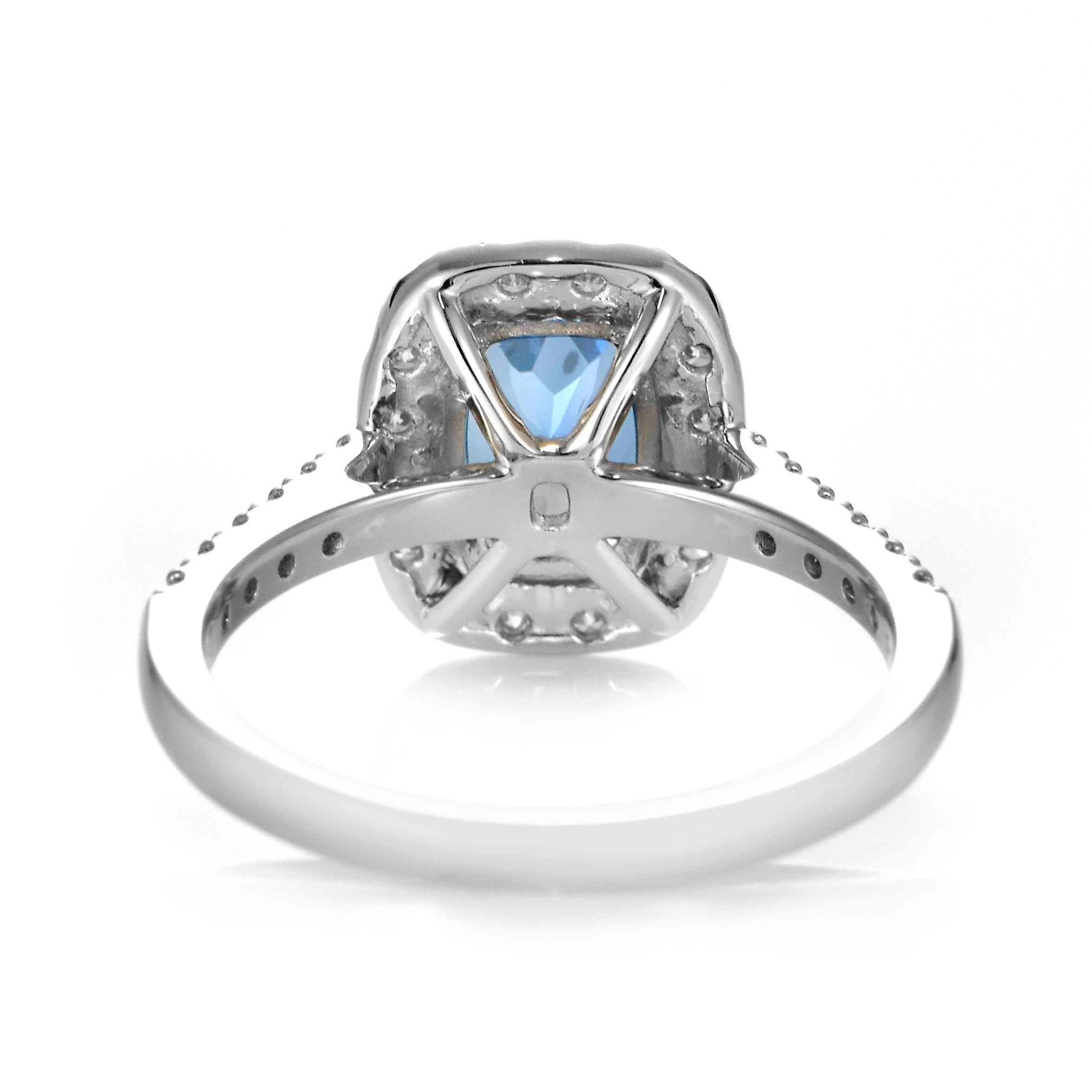 1.30 Carat Natural Santa-Maria Aquamarine and Diamond Ring Made in Platinum For Sale 7