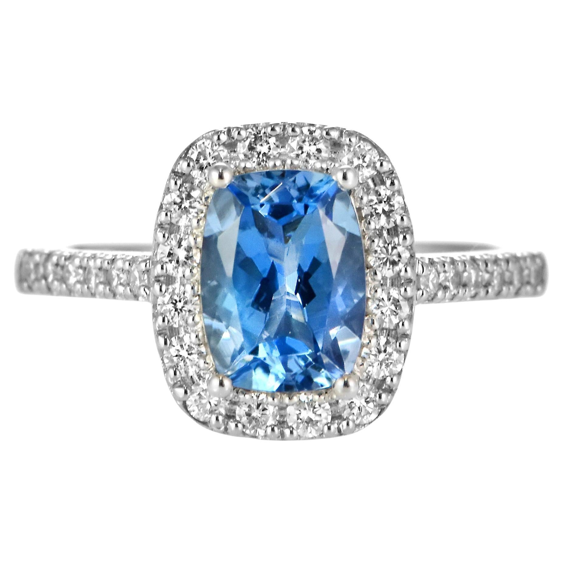 1.30 Carat Natural Santa-Maria Aquamarine and Diamond Ring Made in Platinum For Sale