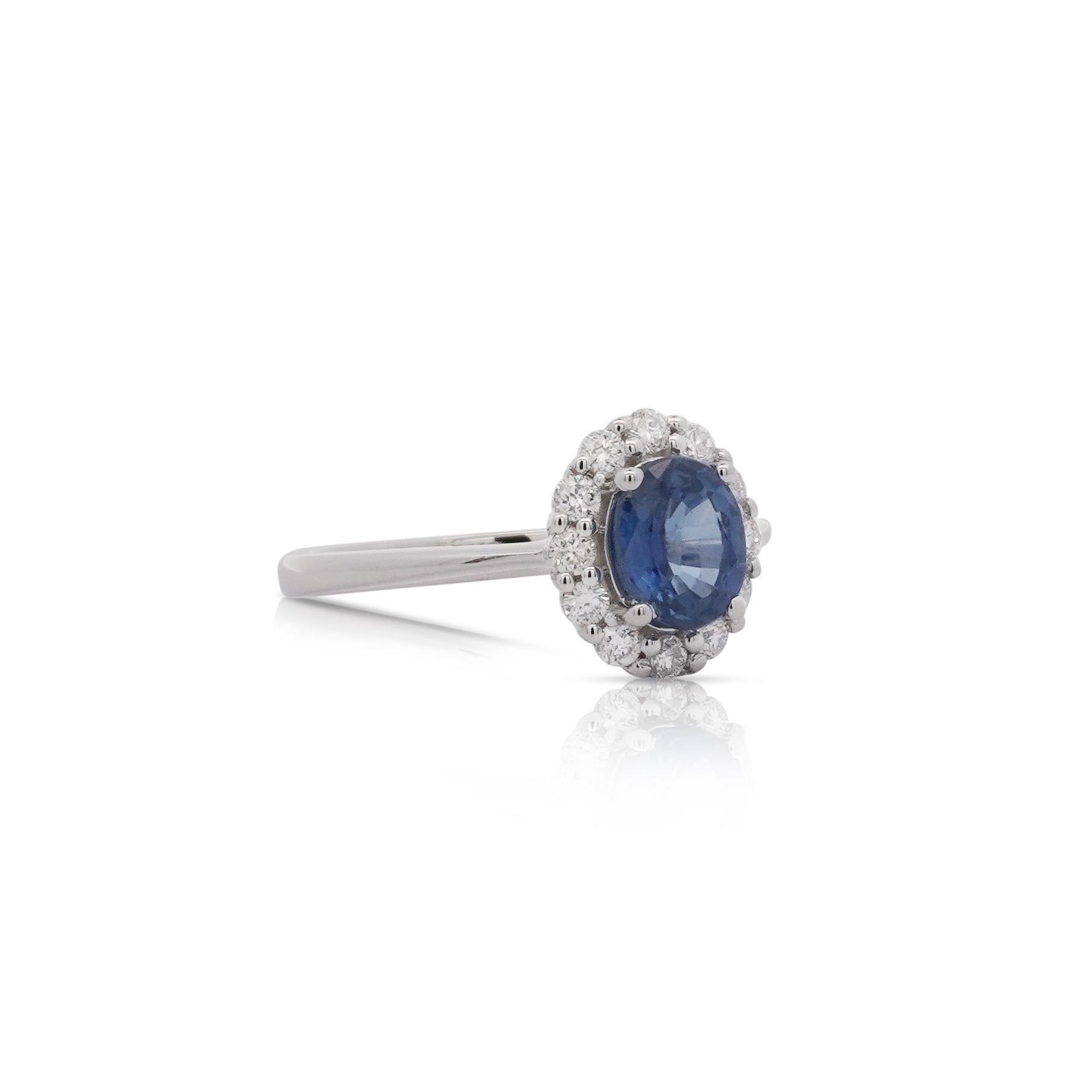 1.30 Carat Oval Deep Blue Sapphire & Round Diamond 18K White Gold Ring In New Condition For Sale In Miami, FL