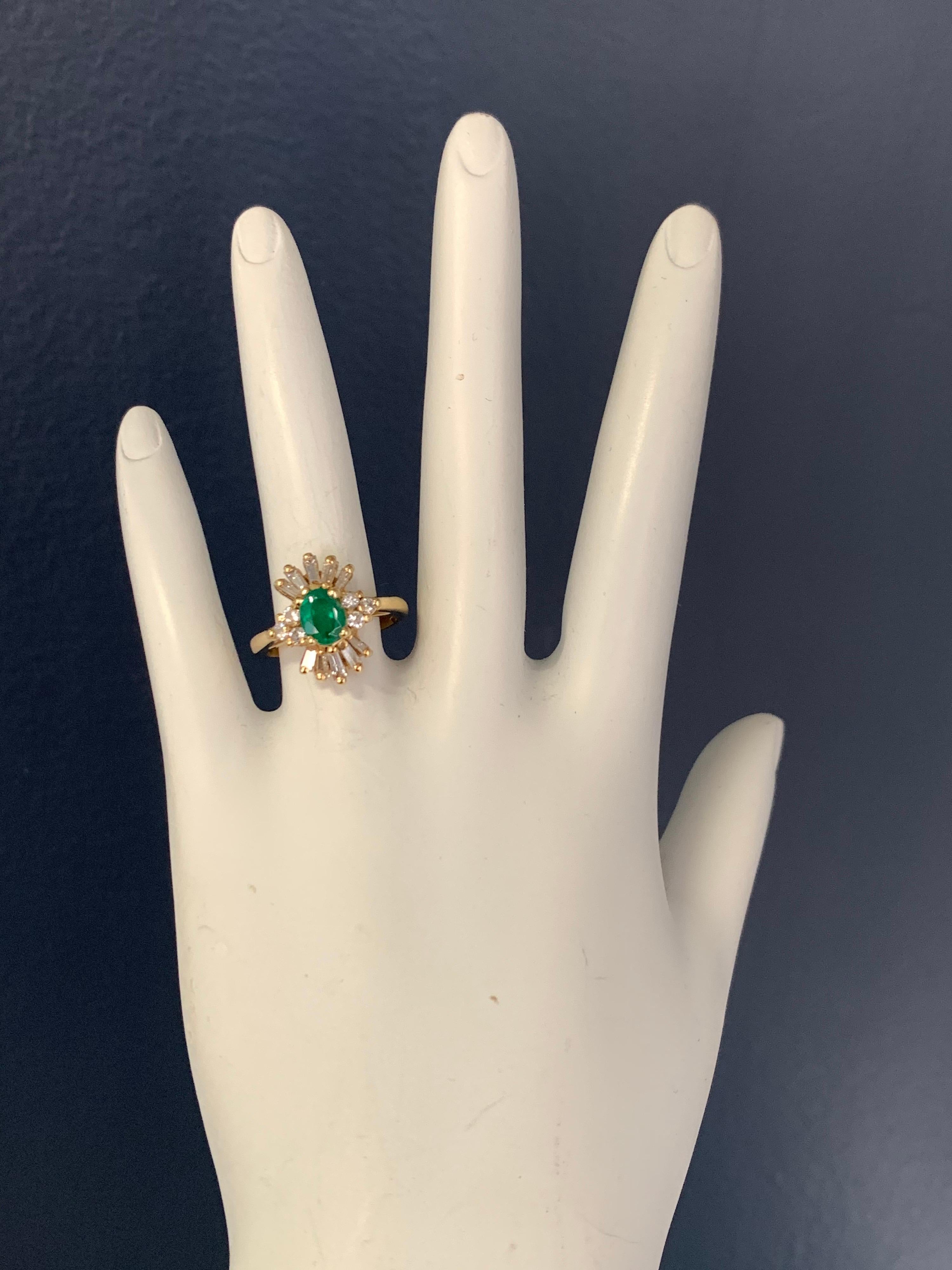 1,30 Karat Retro-Goldring, natürlicher ovaler grüner Smaragd und Diamant, um 1980 im Zustand „Gut“ im Angebot in Los Angeles, CA