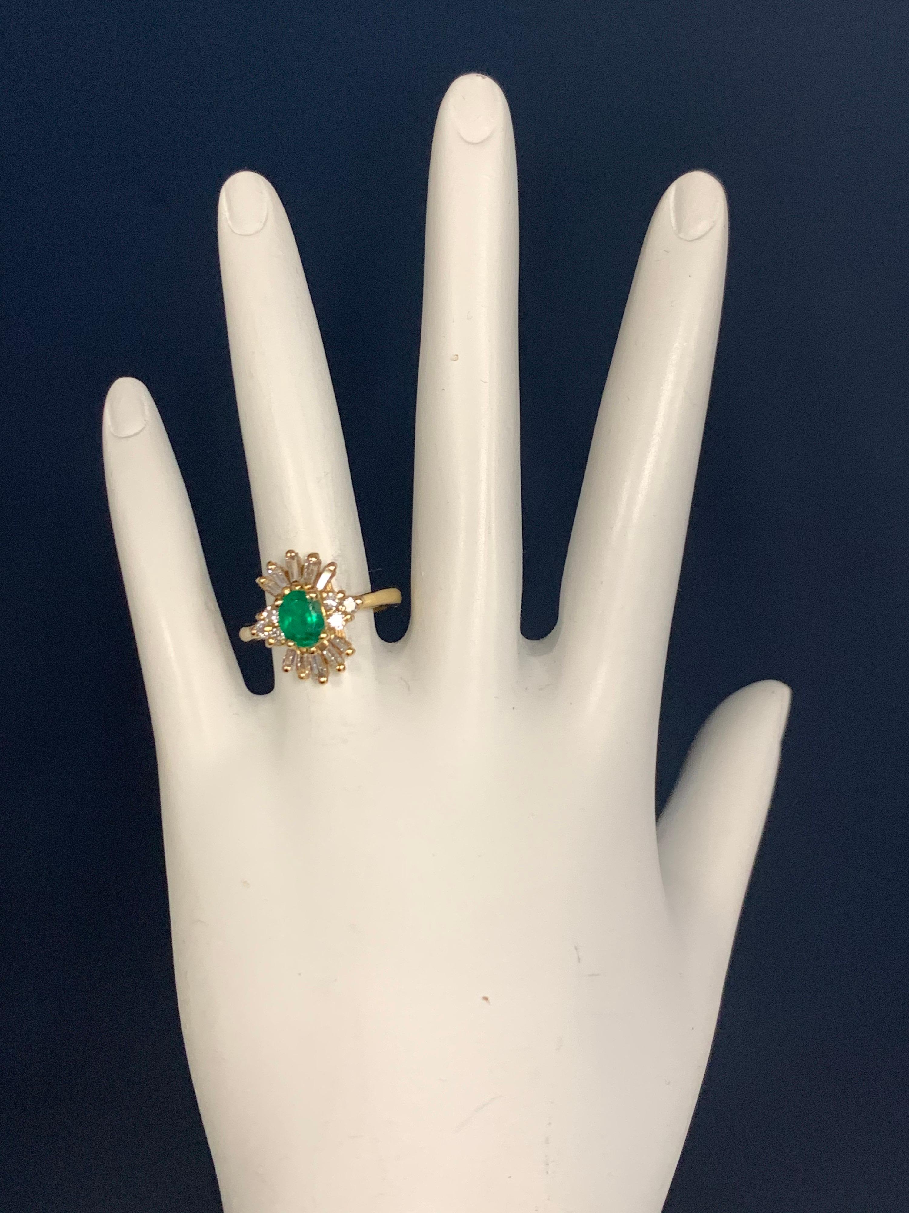 1.30 Carat Retro Gold Ring Natural Oval Green Emerald and Diamond, circa 1980 For Sale 1